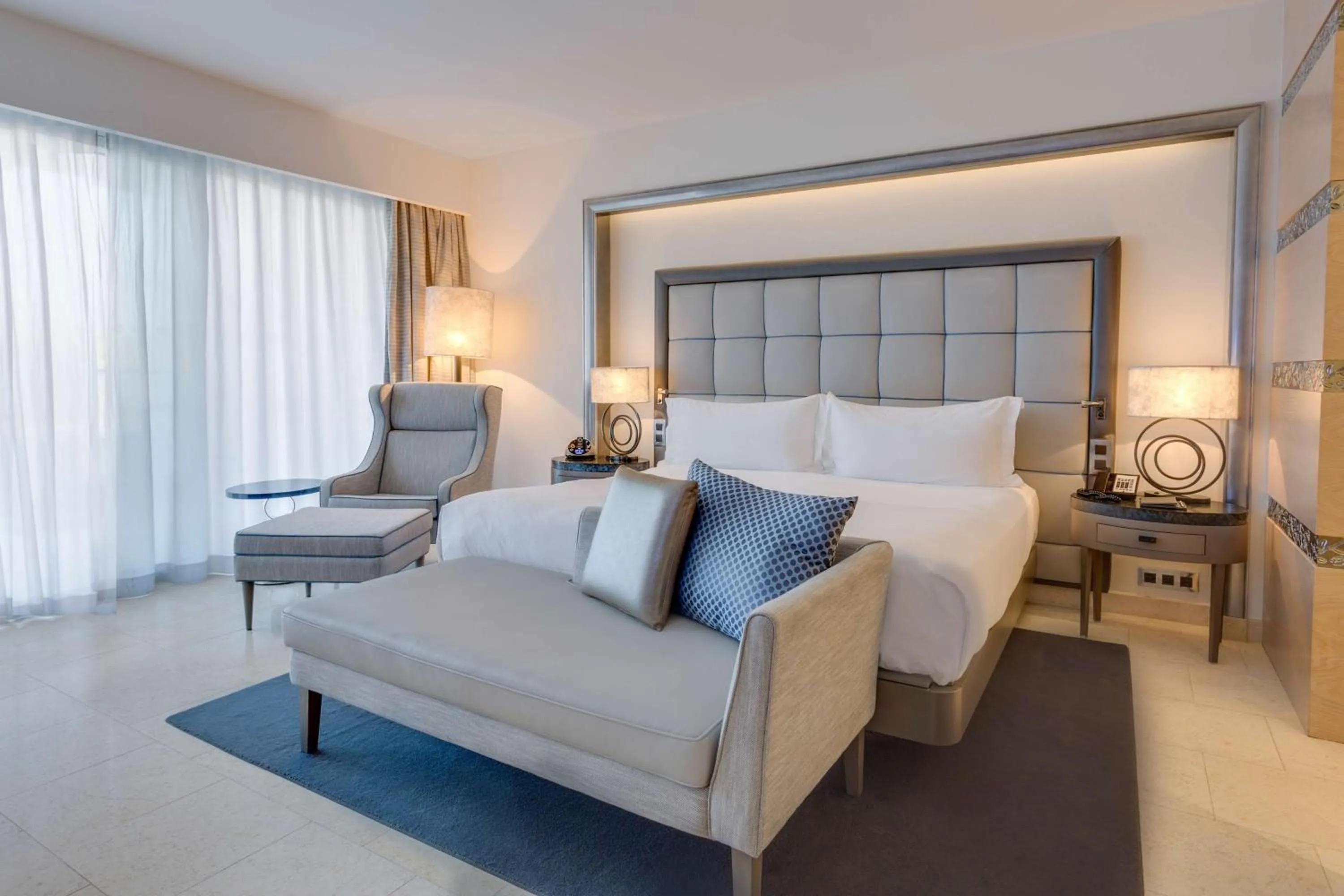 Living room, Bed in Conrad Algarve