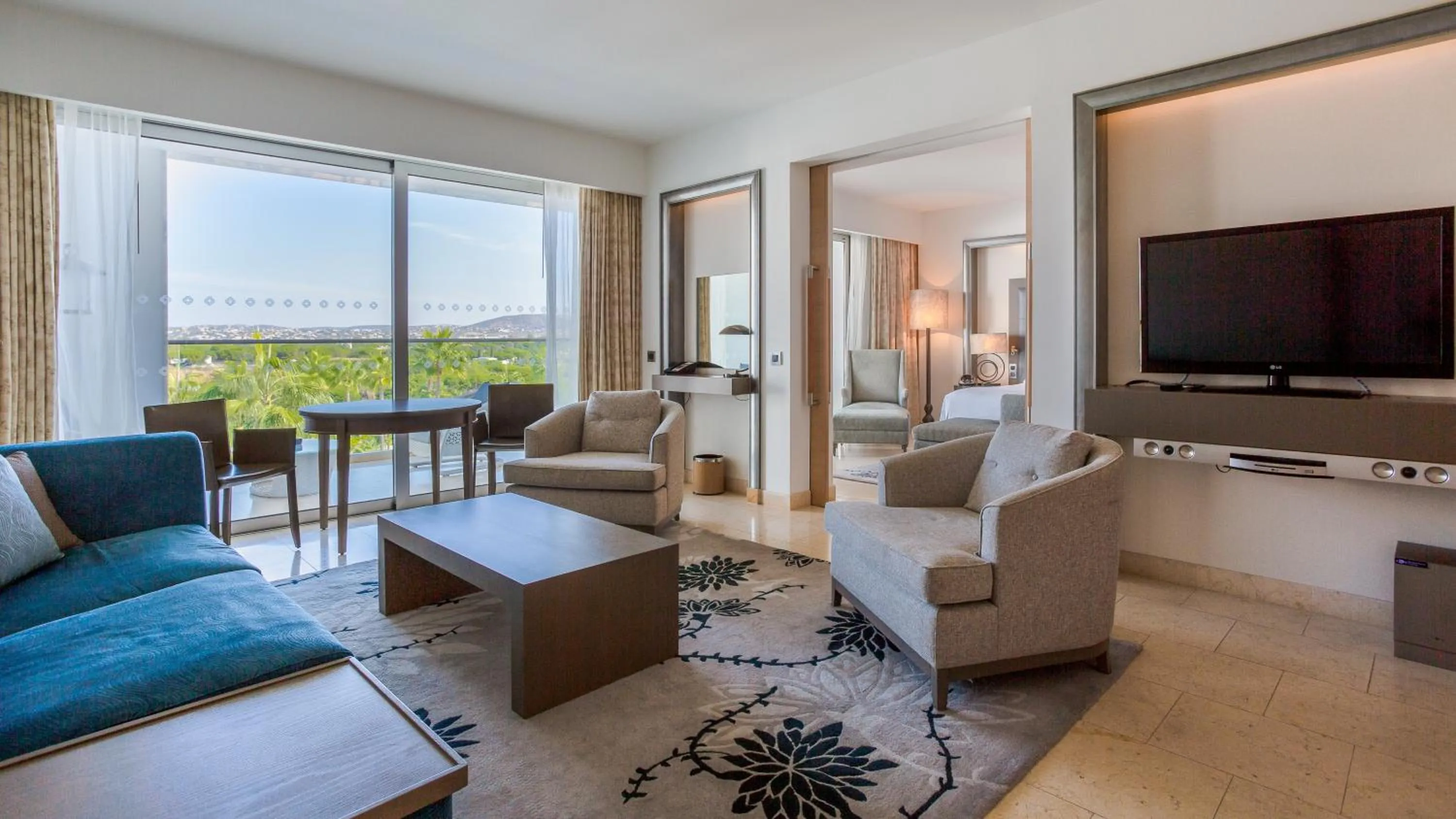 TV and multimedia in Conrad Algarve