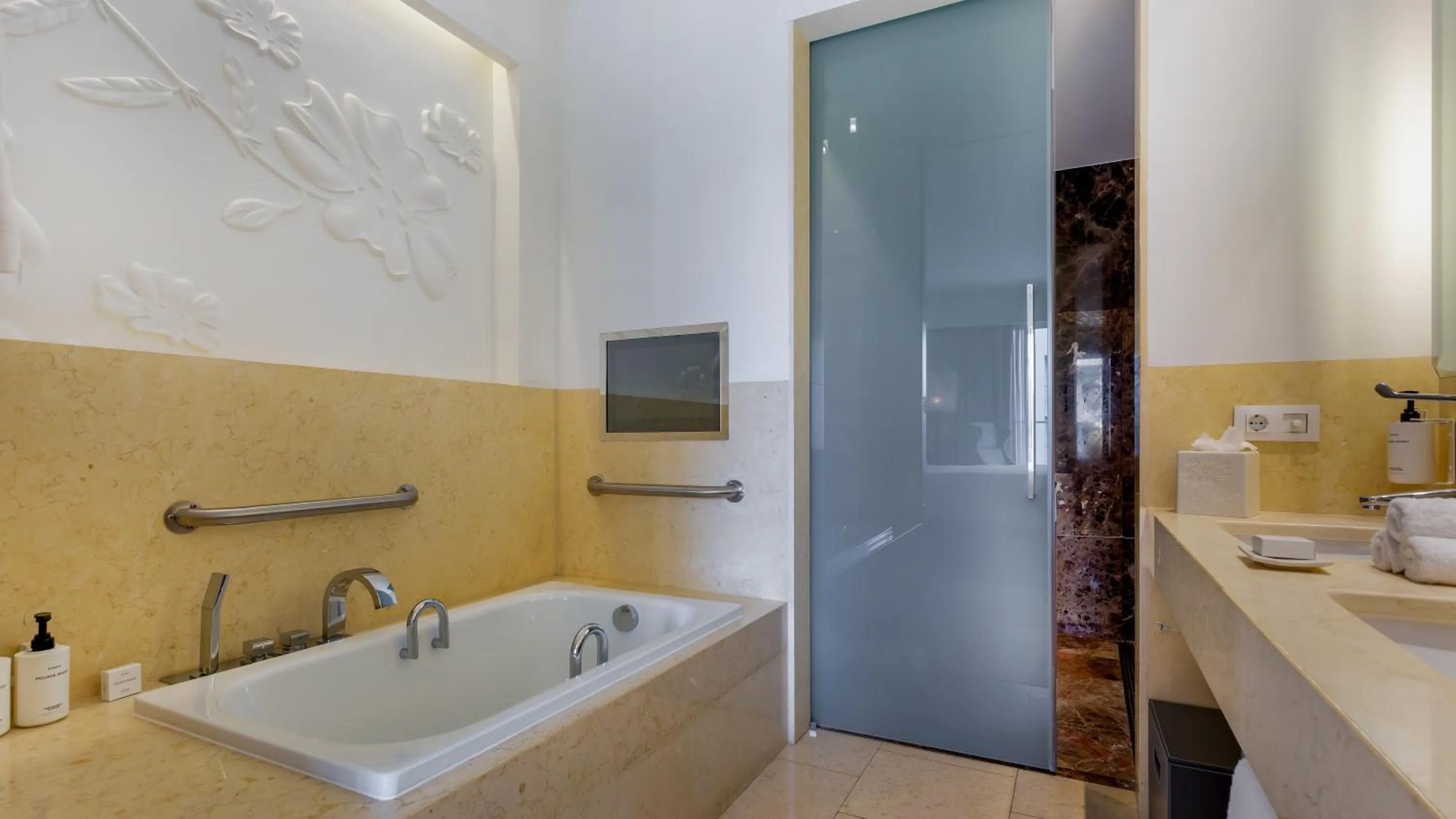 Bathroom in Conrad Algarve