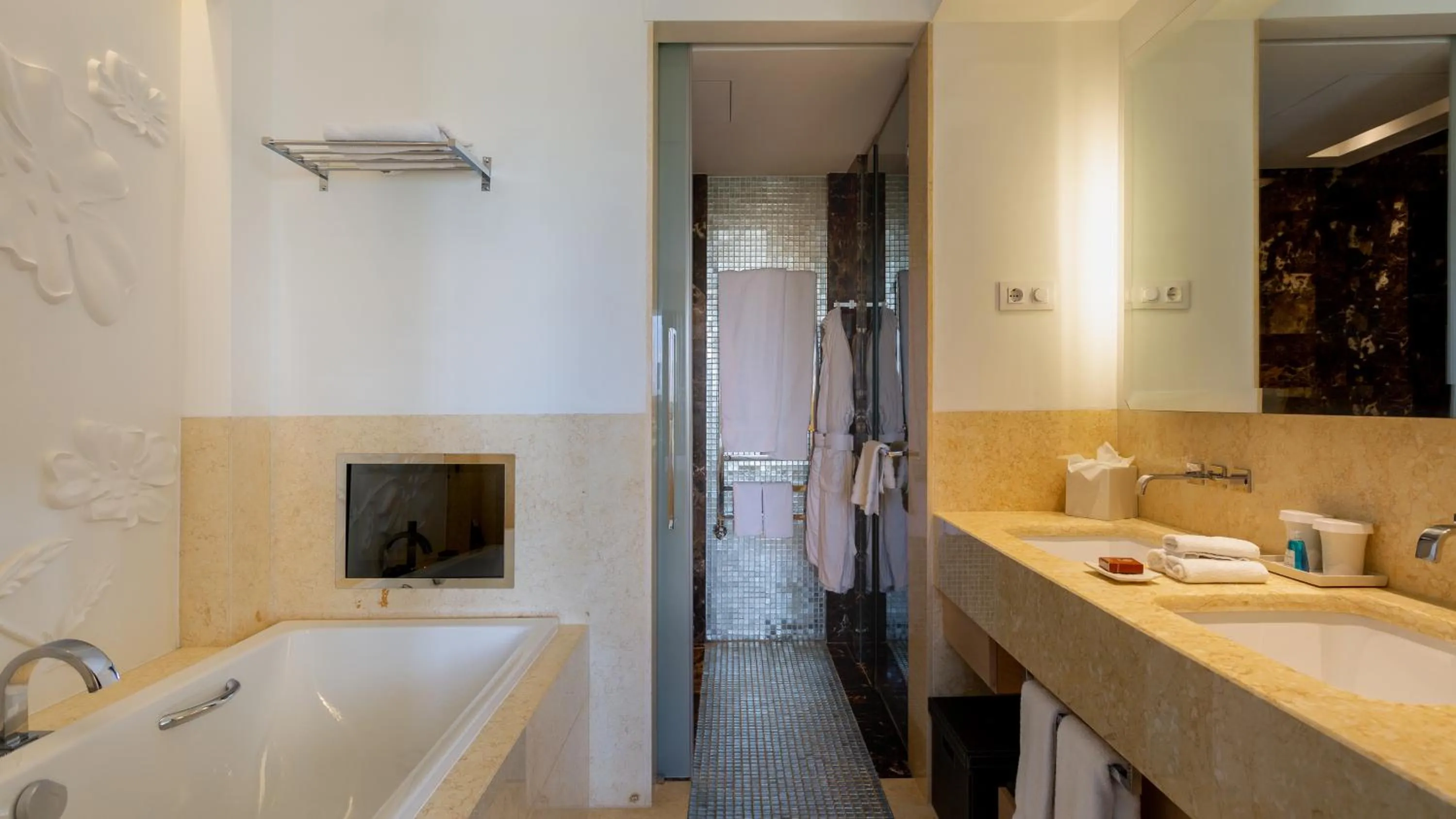 Bath in Conrad Algarve