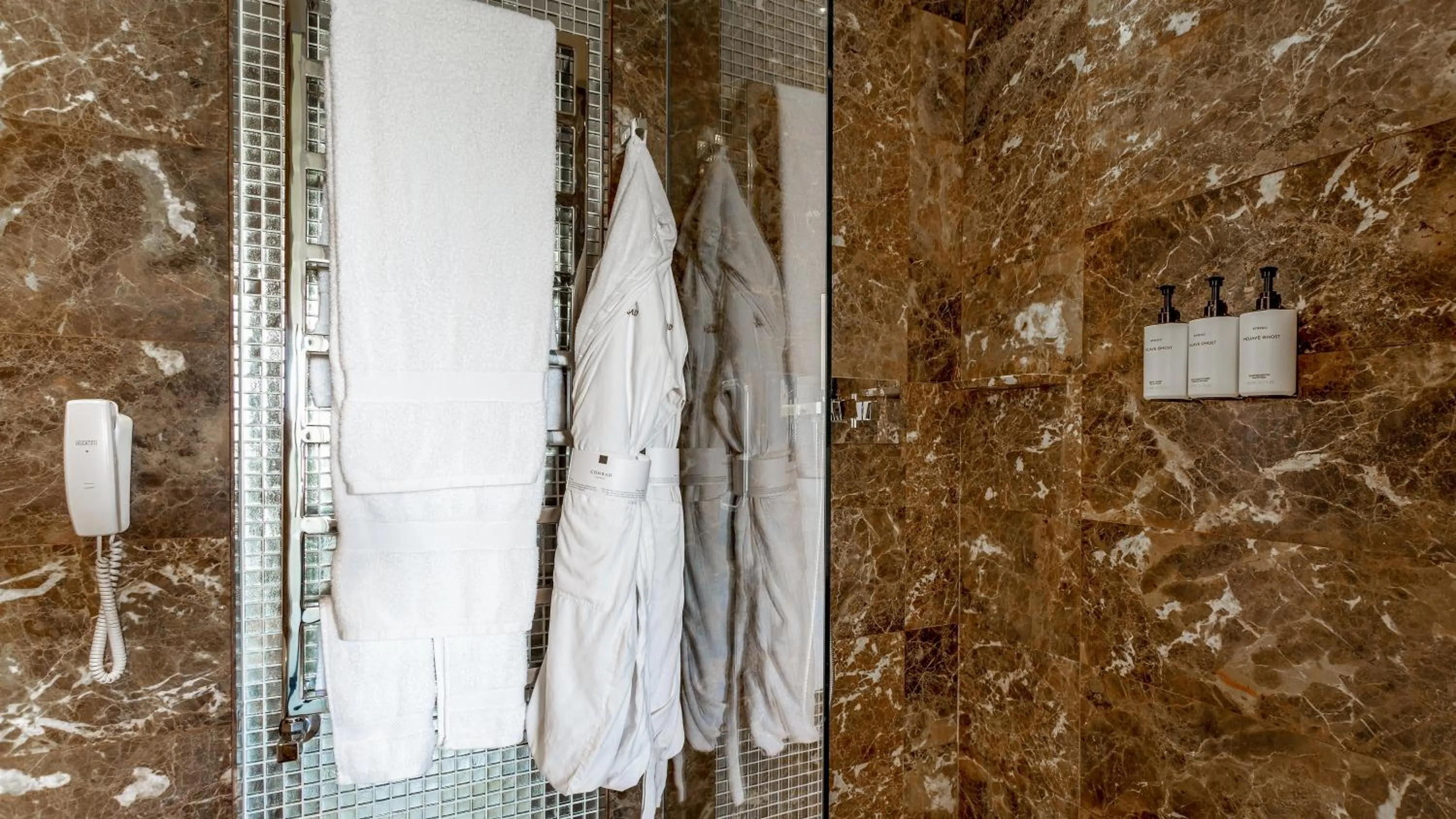 Shower in Conrad Algarve