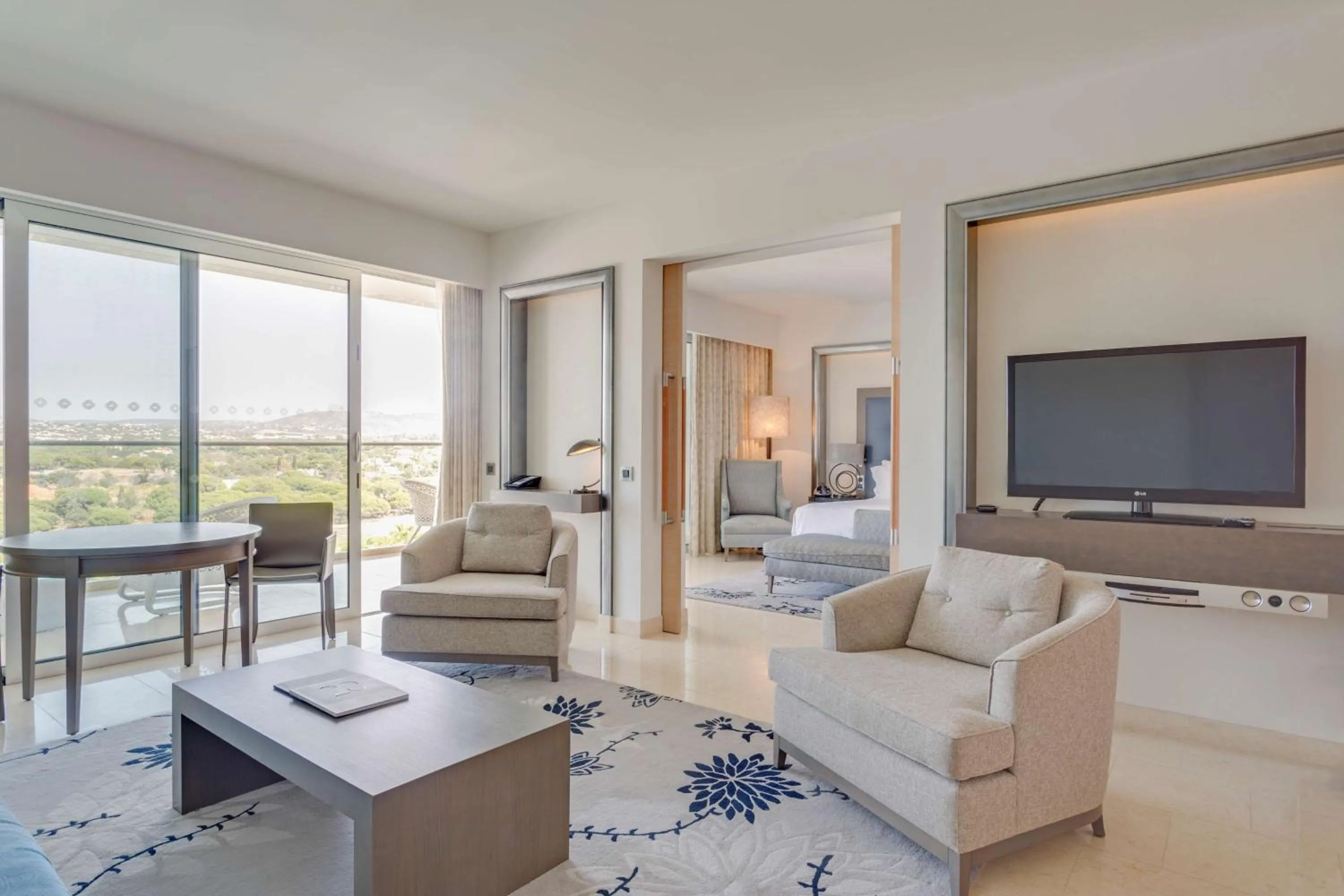 Living room, Bed in Conrad Algarve