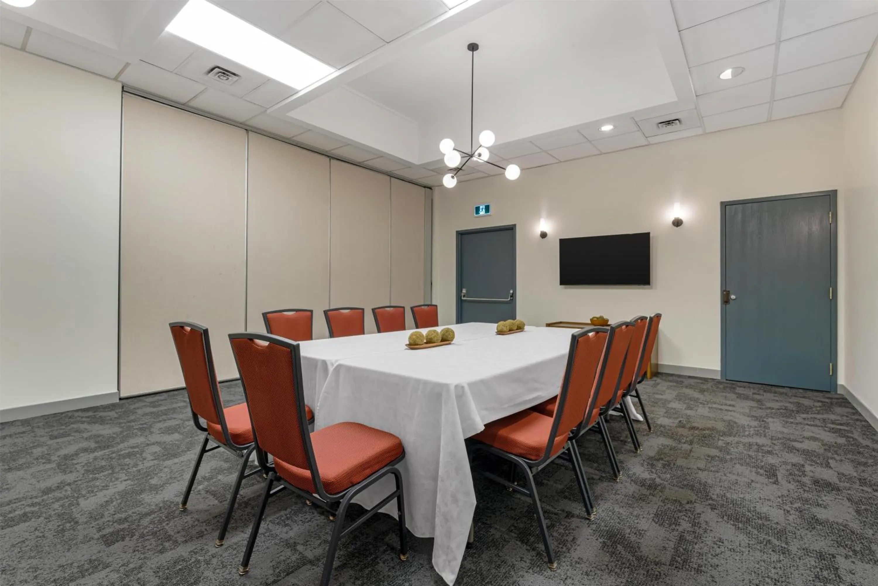 Meeting/conference room in Best Western PLUS Burnaby Hotel