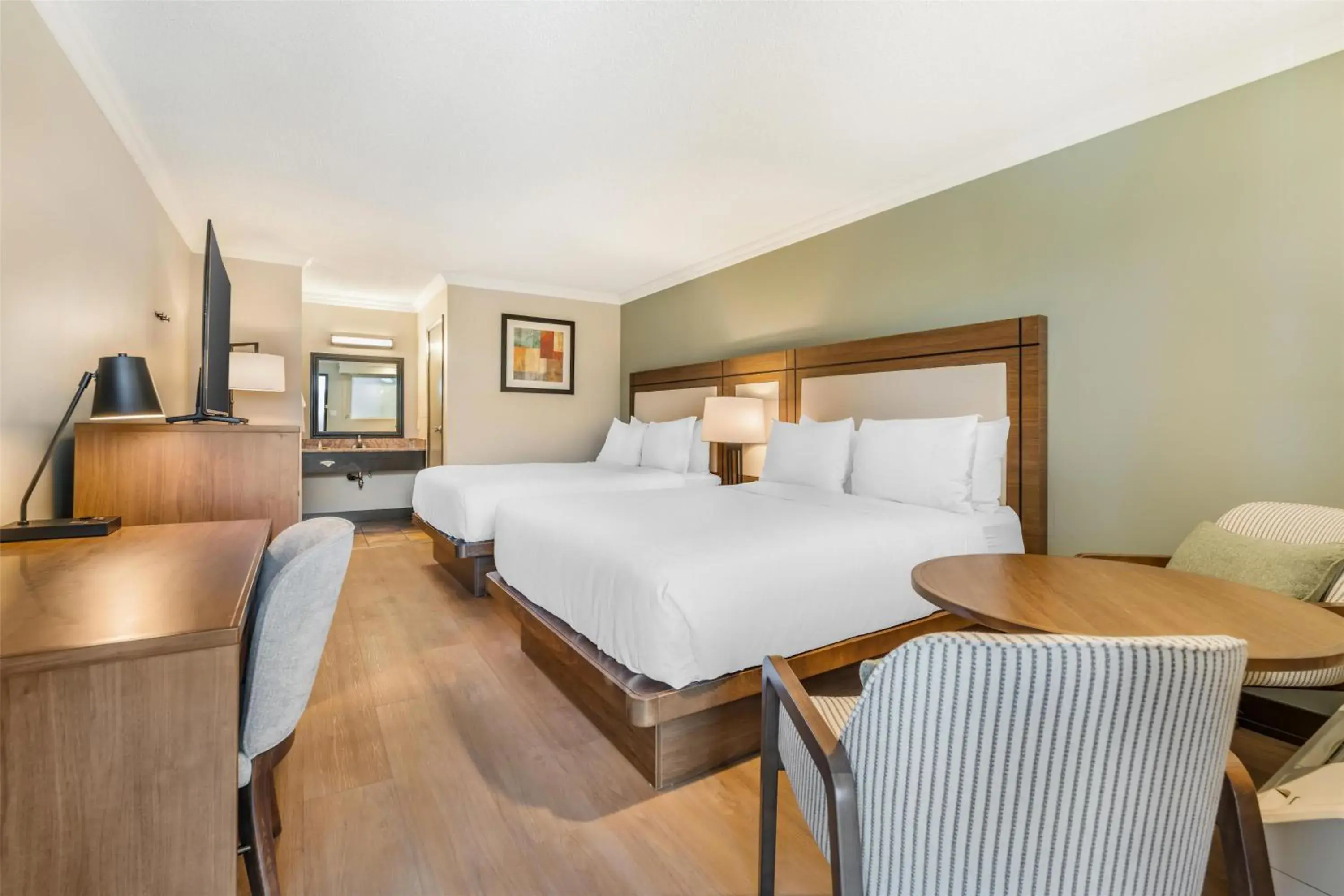 Bedroom, Bed in Best Western PLUS Burnaby Hotel Bedroom, Bed in Best Western PLUS Burnaby Hotel