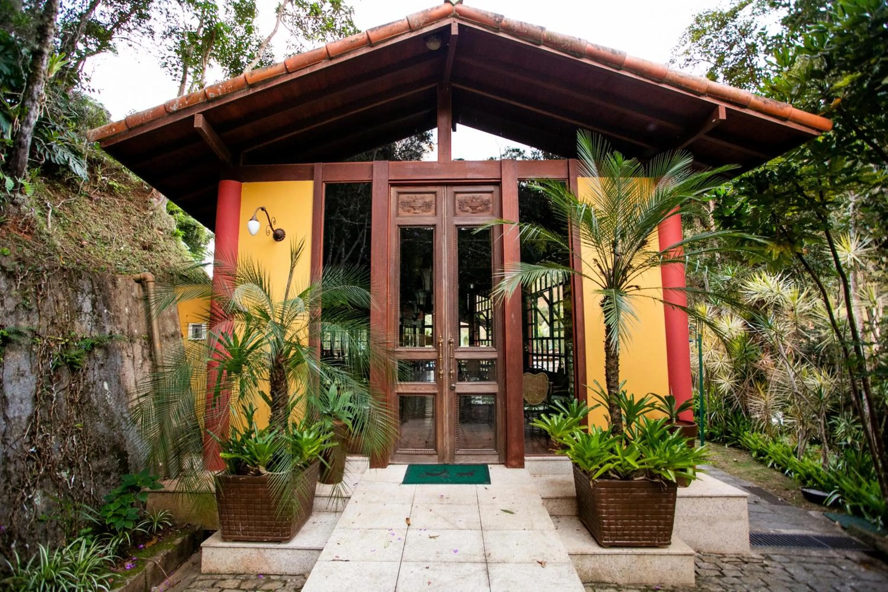 Property building in Bomtempo II Chales by Castelo Itaipava