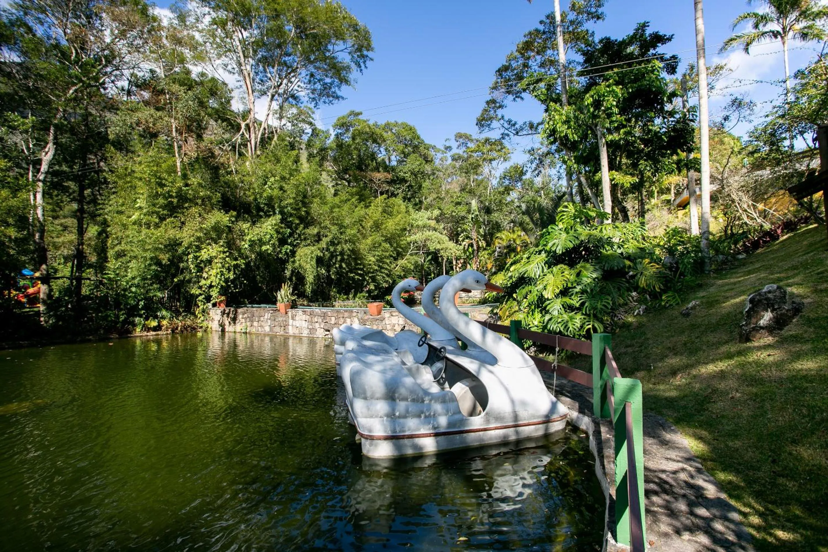 People in Bomtempo II Chales by Castelo Itaipava