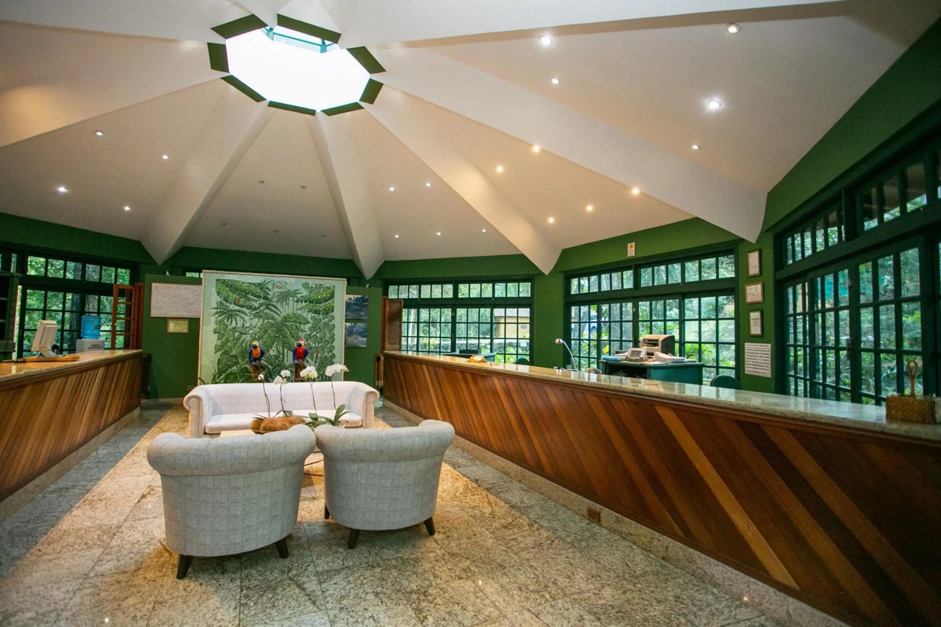 Lobby or reception in Bomtempo II Chales by Castelo Itaipava