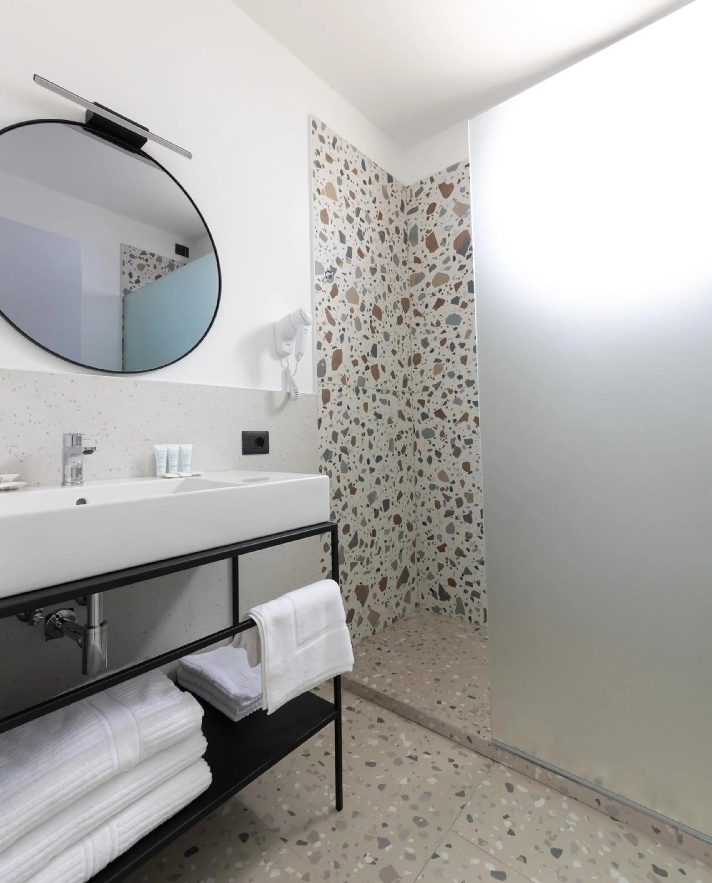 Bathroom in Hotel Delaville Frontemare