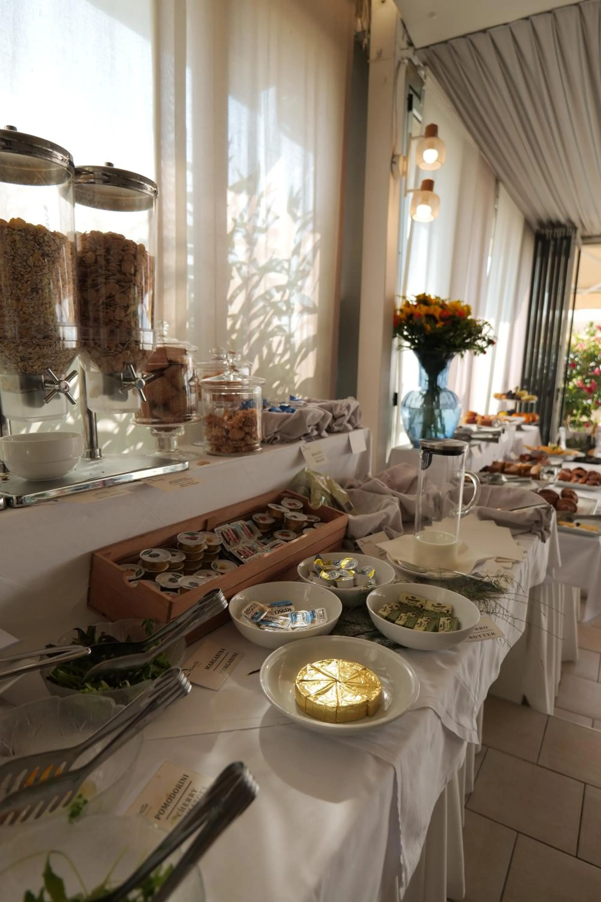 Breakfast in Hotel Delaville Frontemare