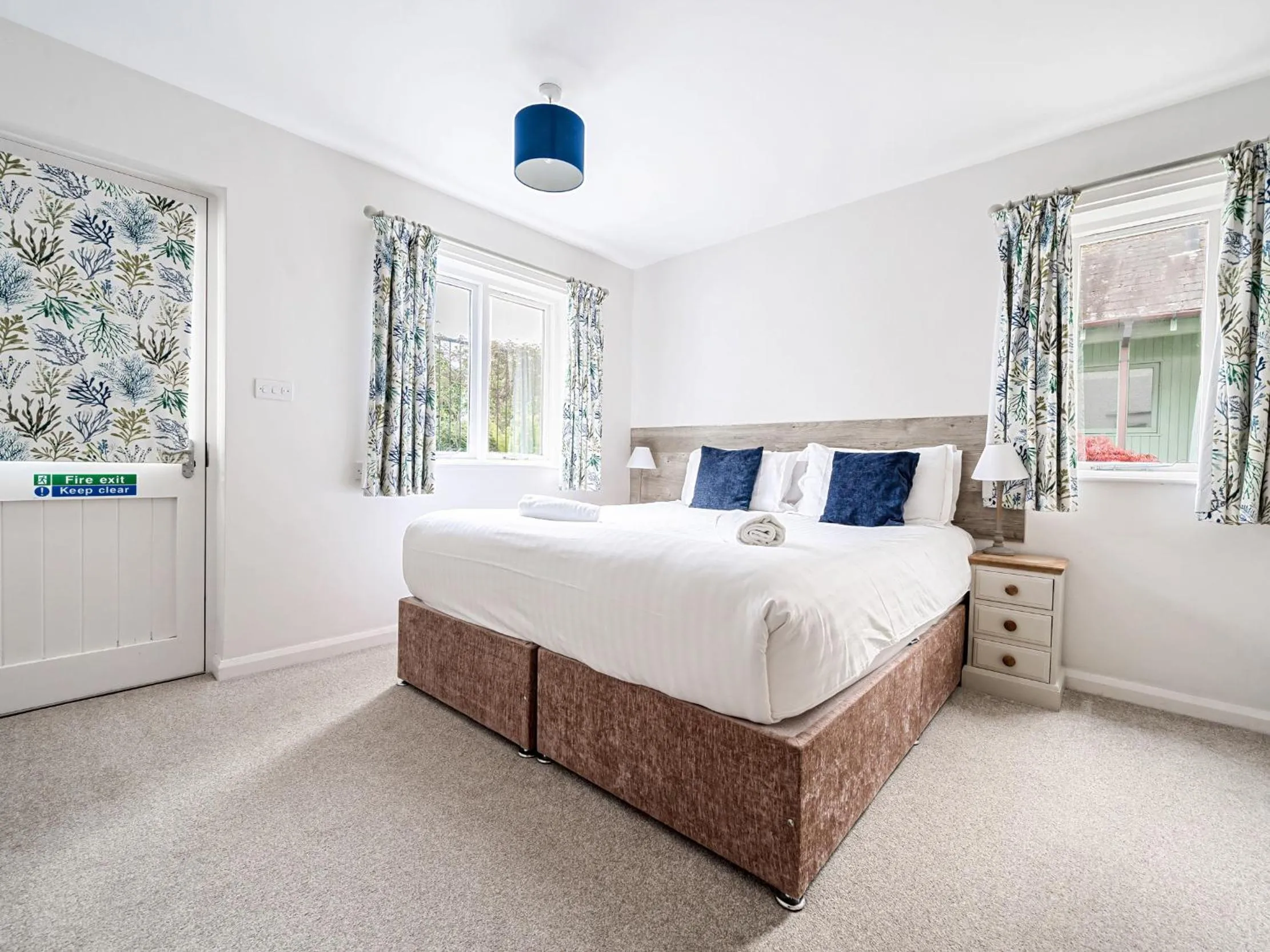 Property building, Bed in Hazel - Woodland Cottages