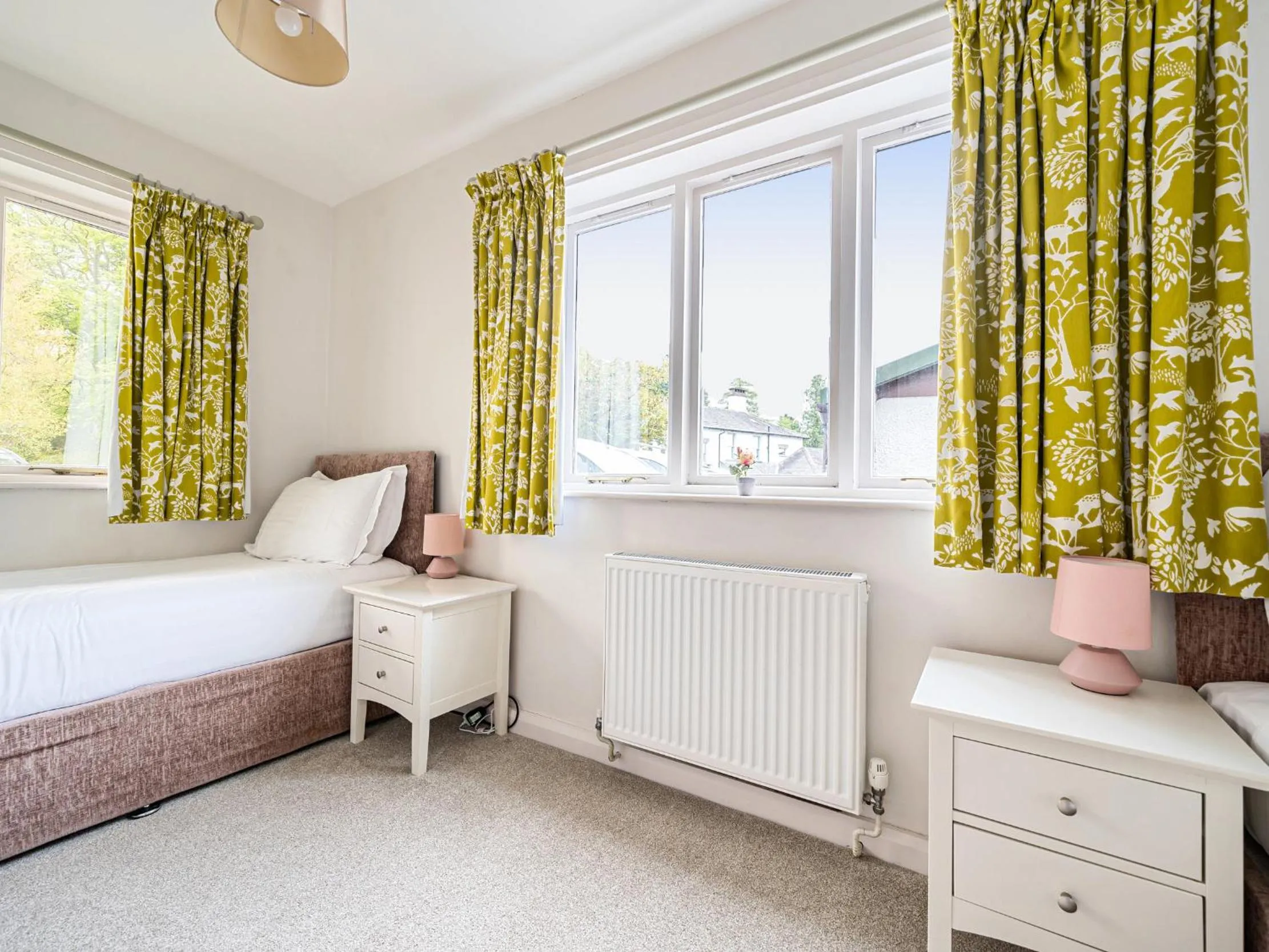 Property building, Bed in Hazel - Woodland Cottages