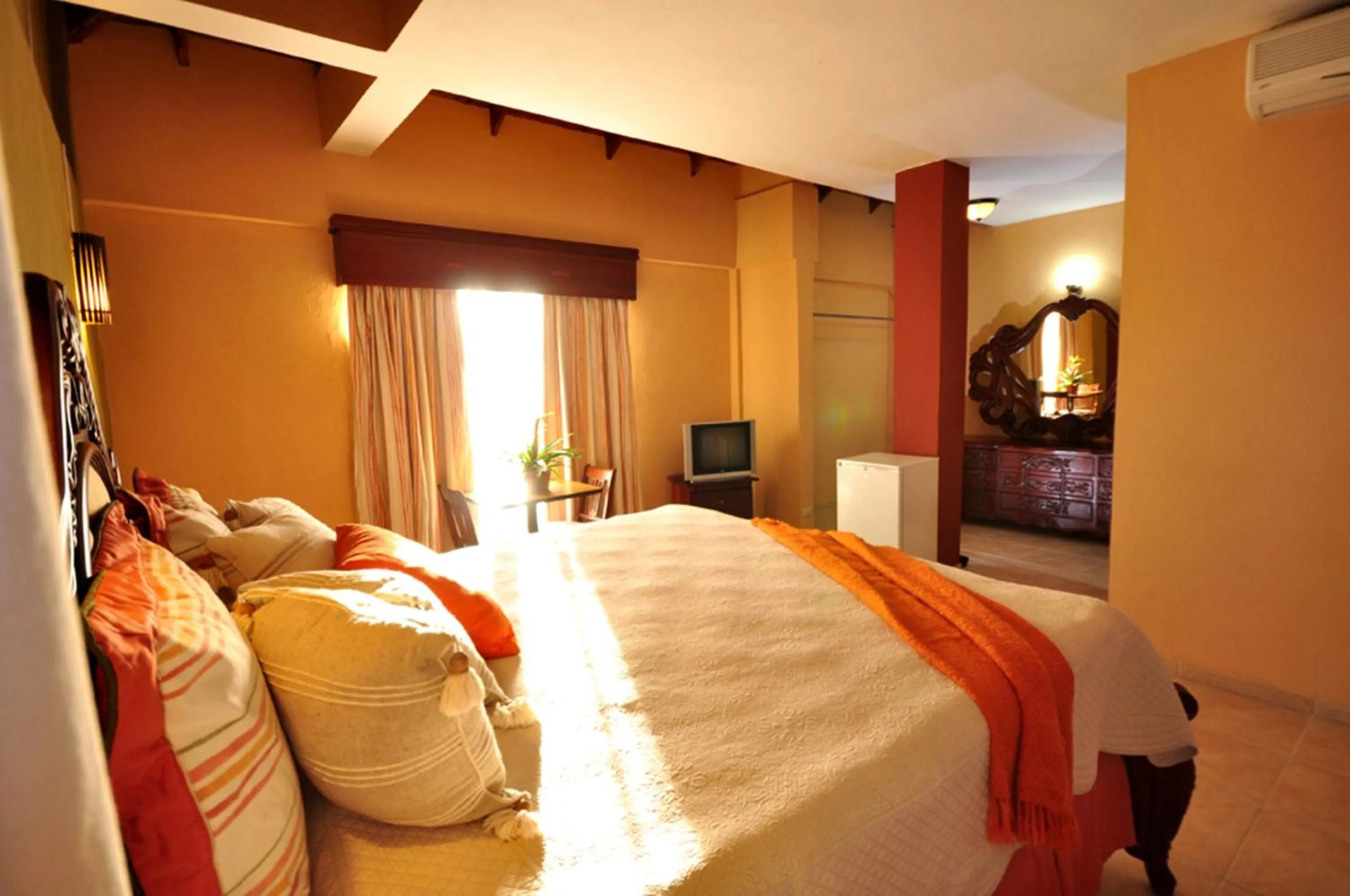 Bedroom, Bed in Hotel & Casino Flamboyan