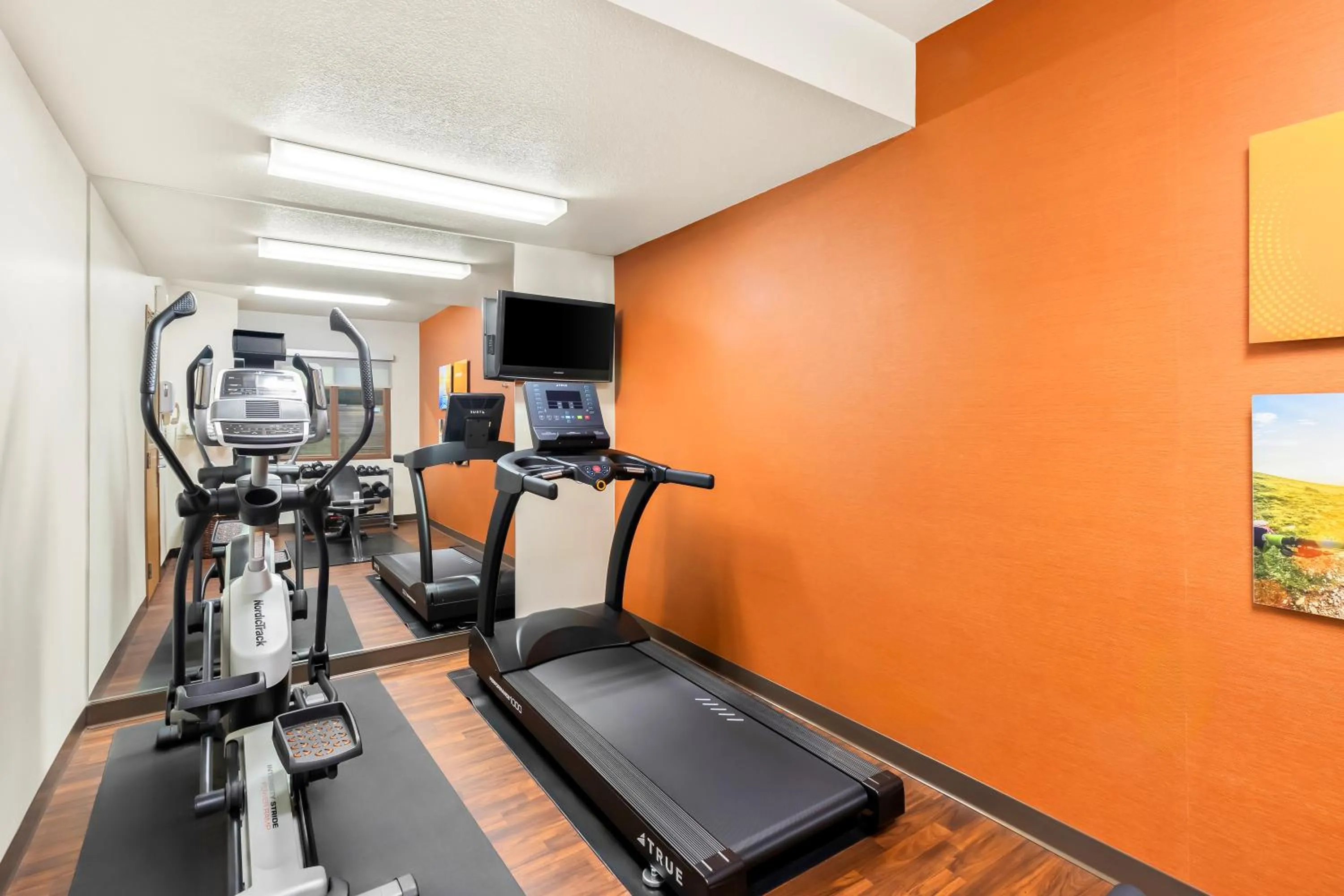 Fitness centre/facilities in Comfort Suites Portland Airport