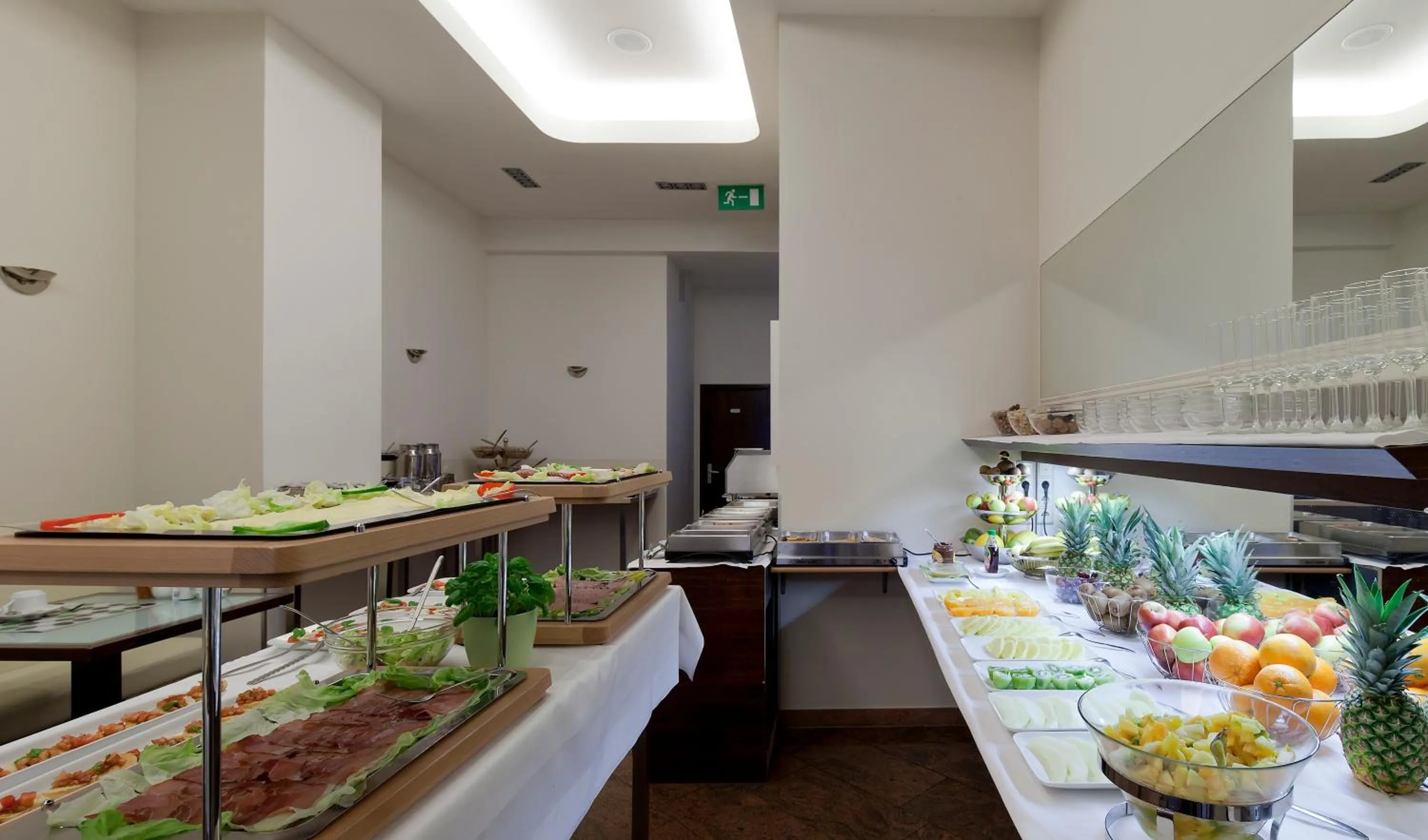 Coffee/tea facilities in Hotel Aurora