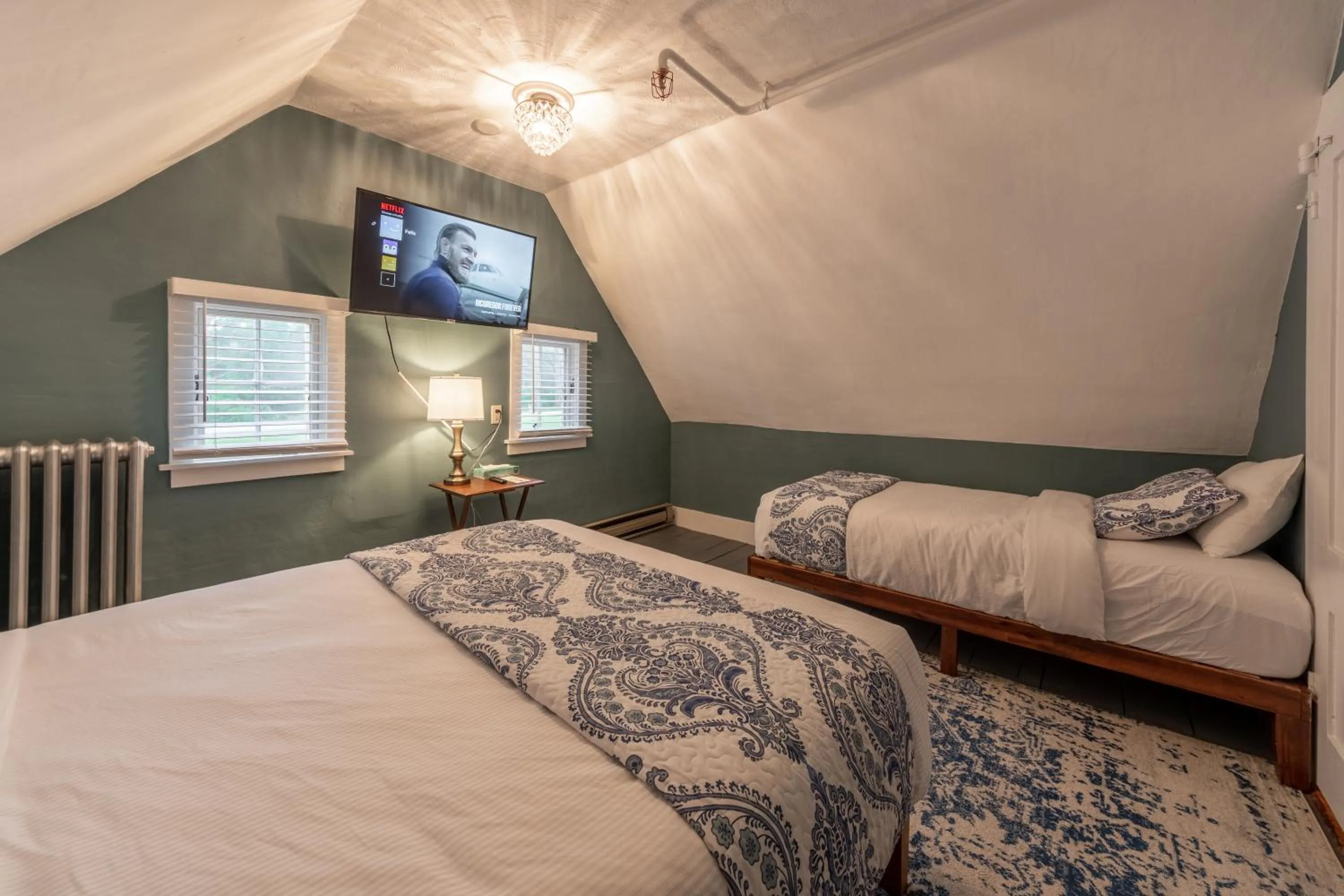 Bedroom, Bed in Cranmore Mountain Lodge Bed & Breakfast