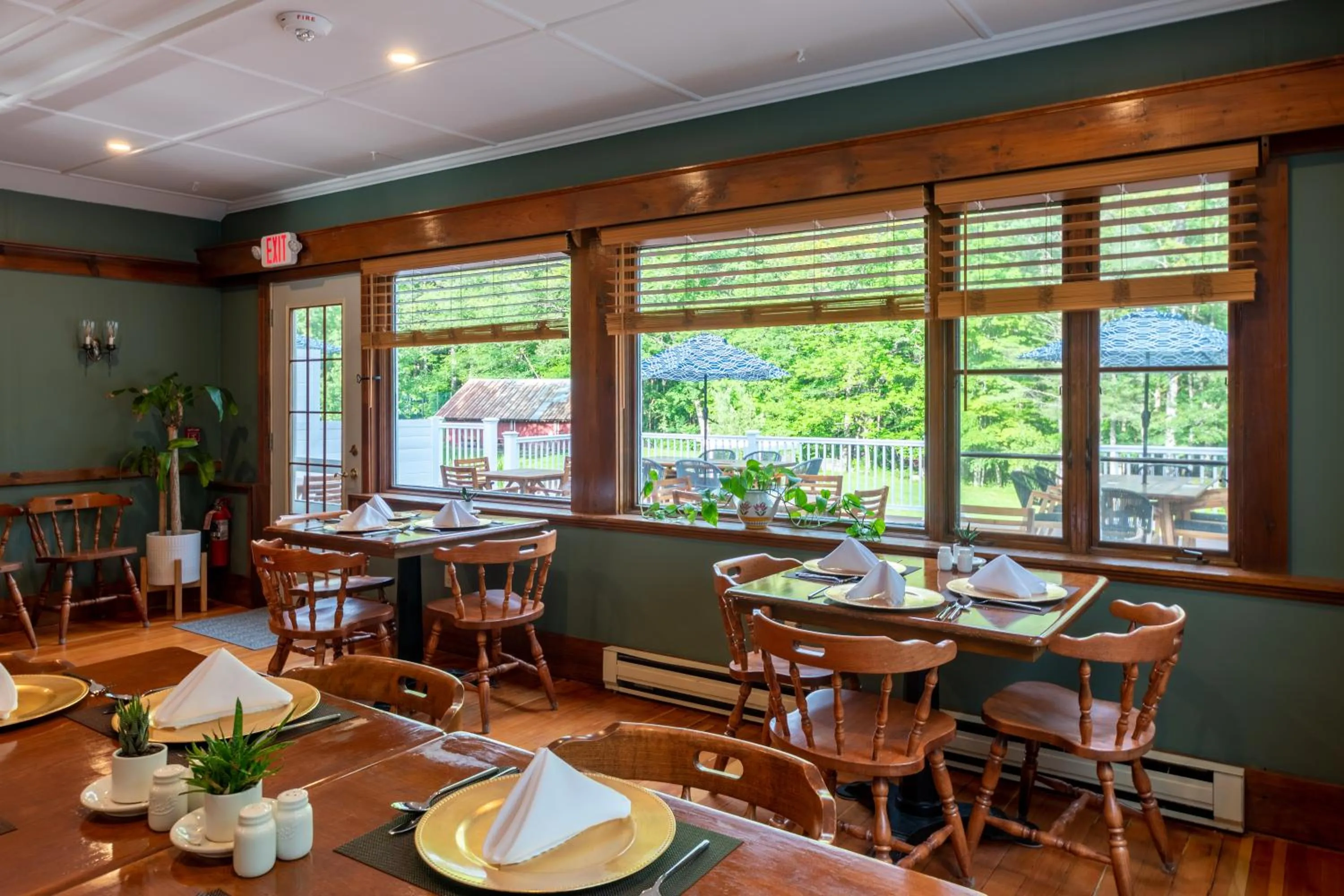 Breakfast in Cranmore Mountain Lodge Bed & Breakfast