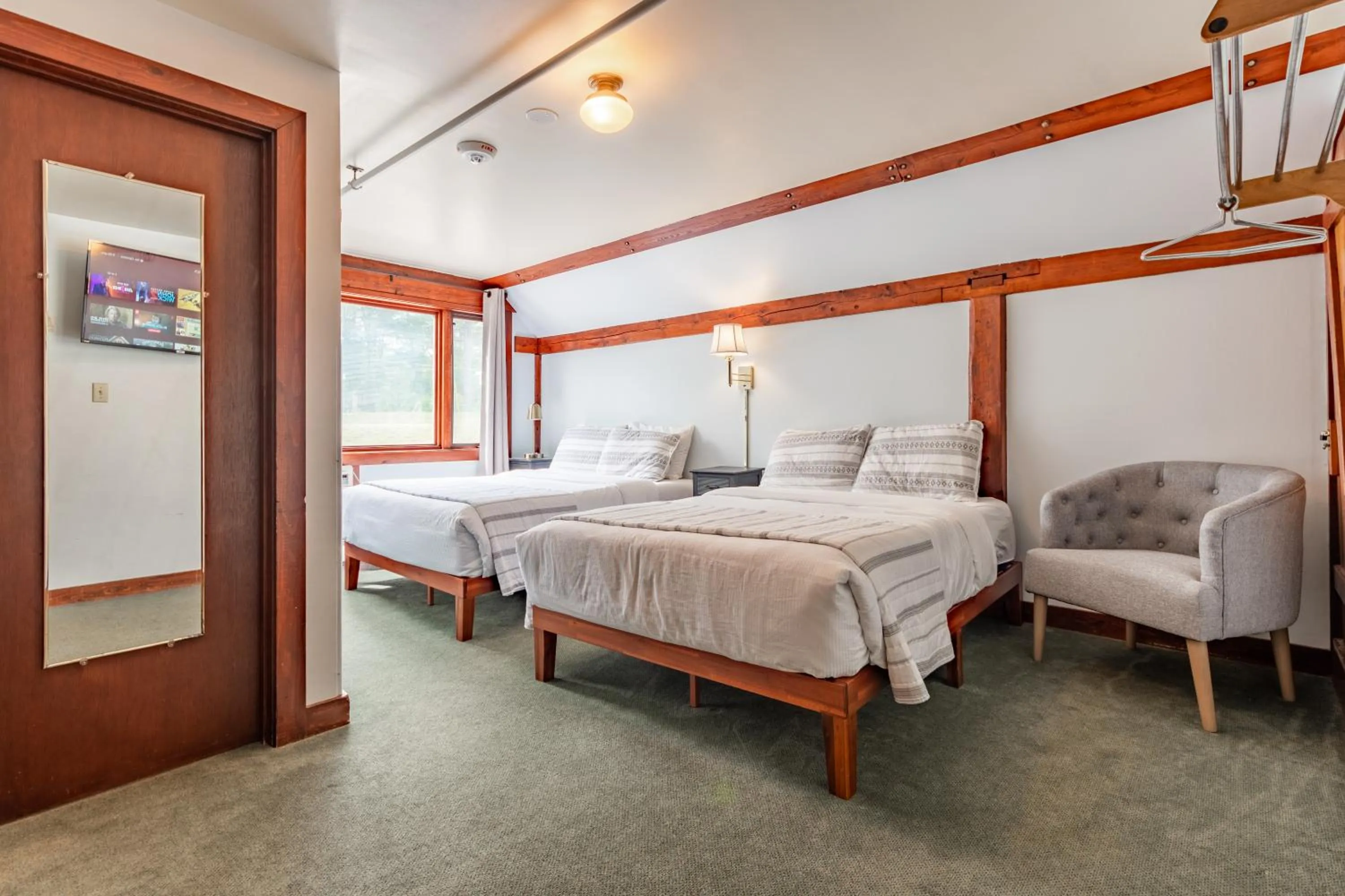 Bedroom, Bed in Cranmore Mountain Lodge Bed & Breakfast