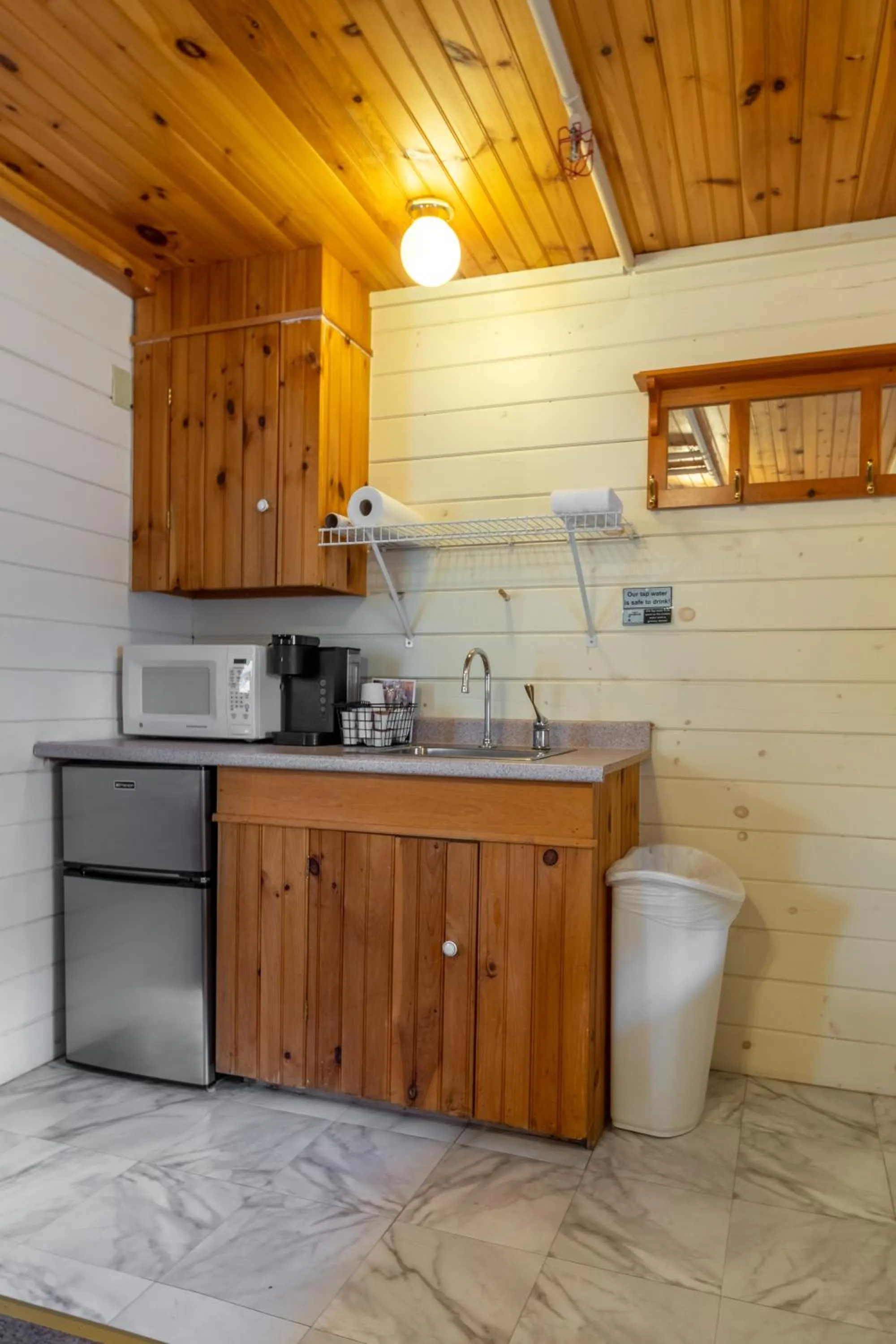 kitchen in Cranmore Mountain Lodge Bed & Breakfast