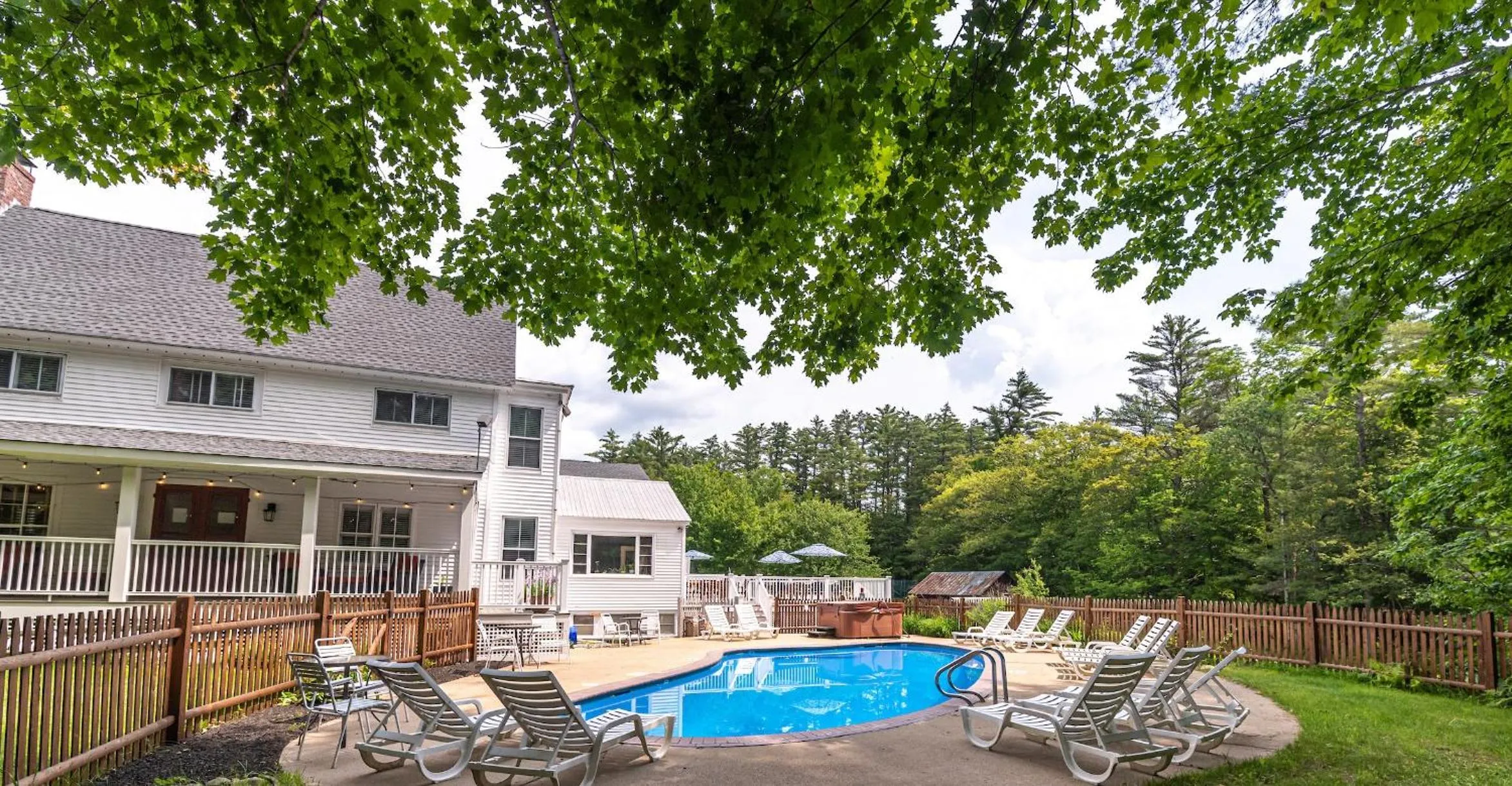 Property building in Cranmore Mountain Lodge Bed & Breakfast