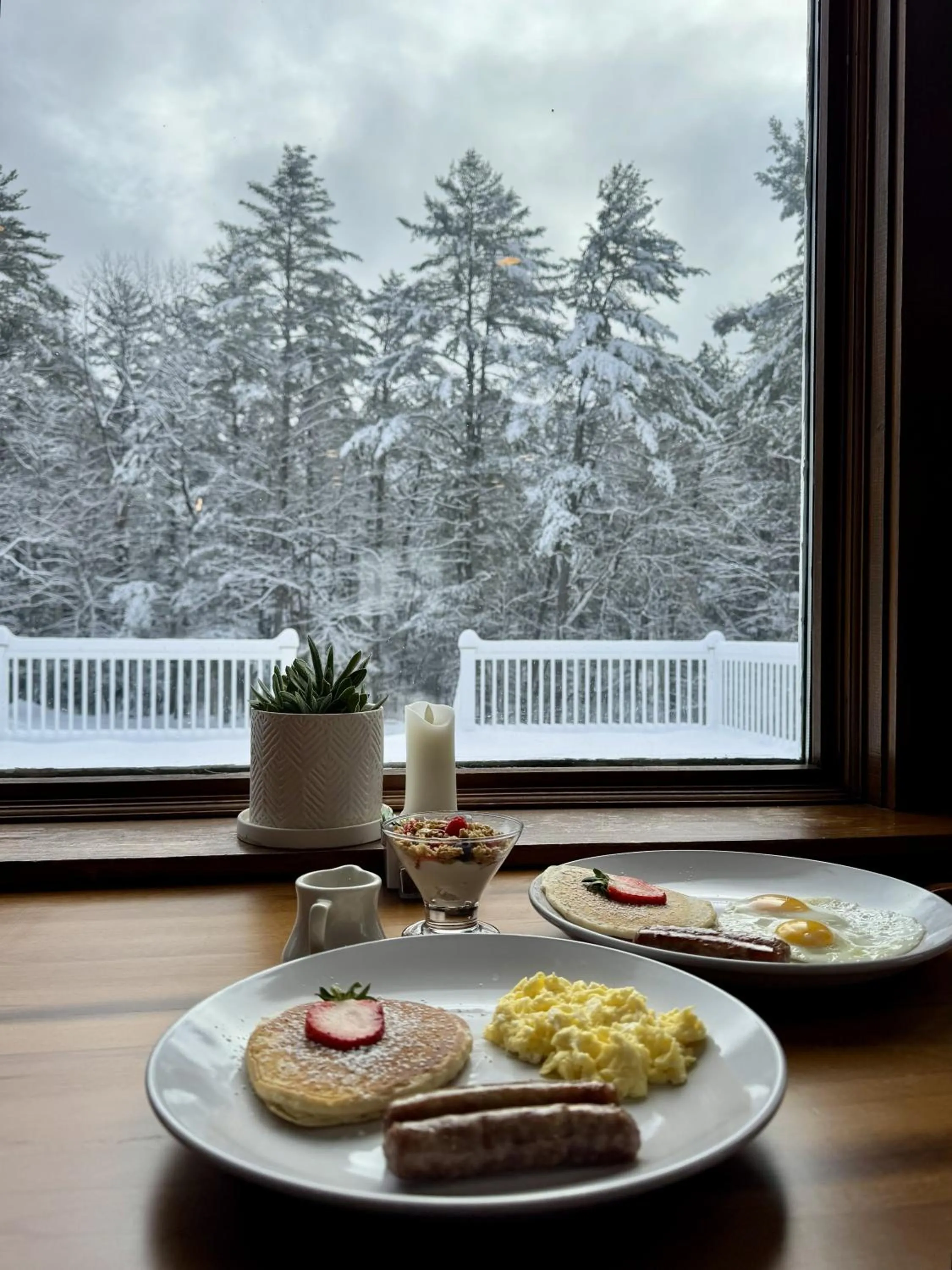 Breakfast in Cranmore Mountain Lodge Bed & Breakfast