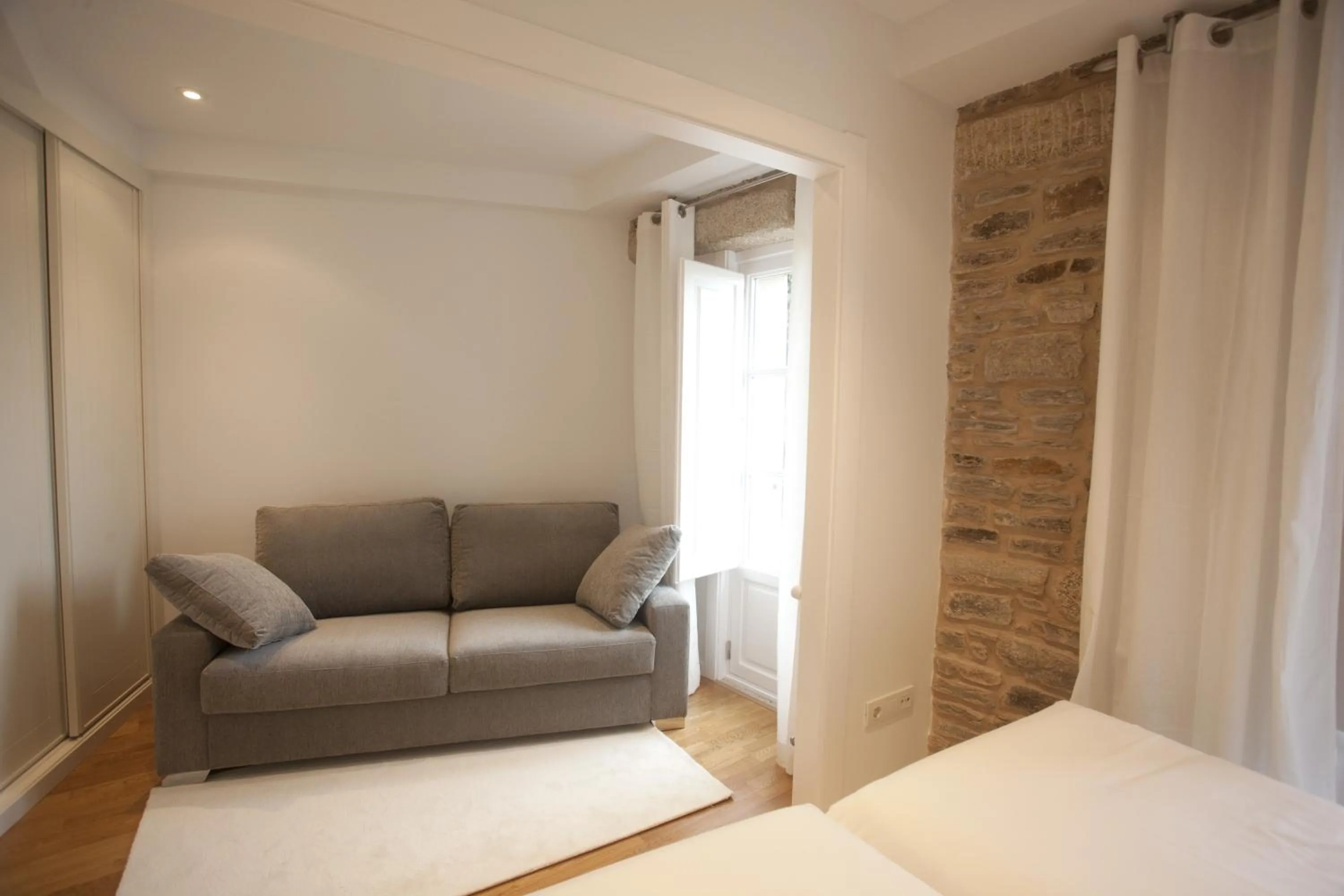 Bedroom, Bed in Catedral Site by Como en Casa