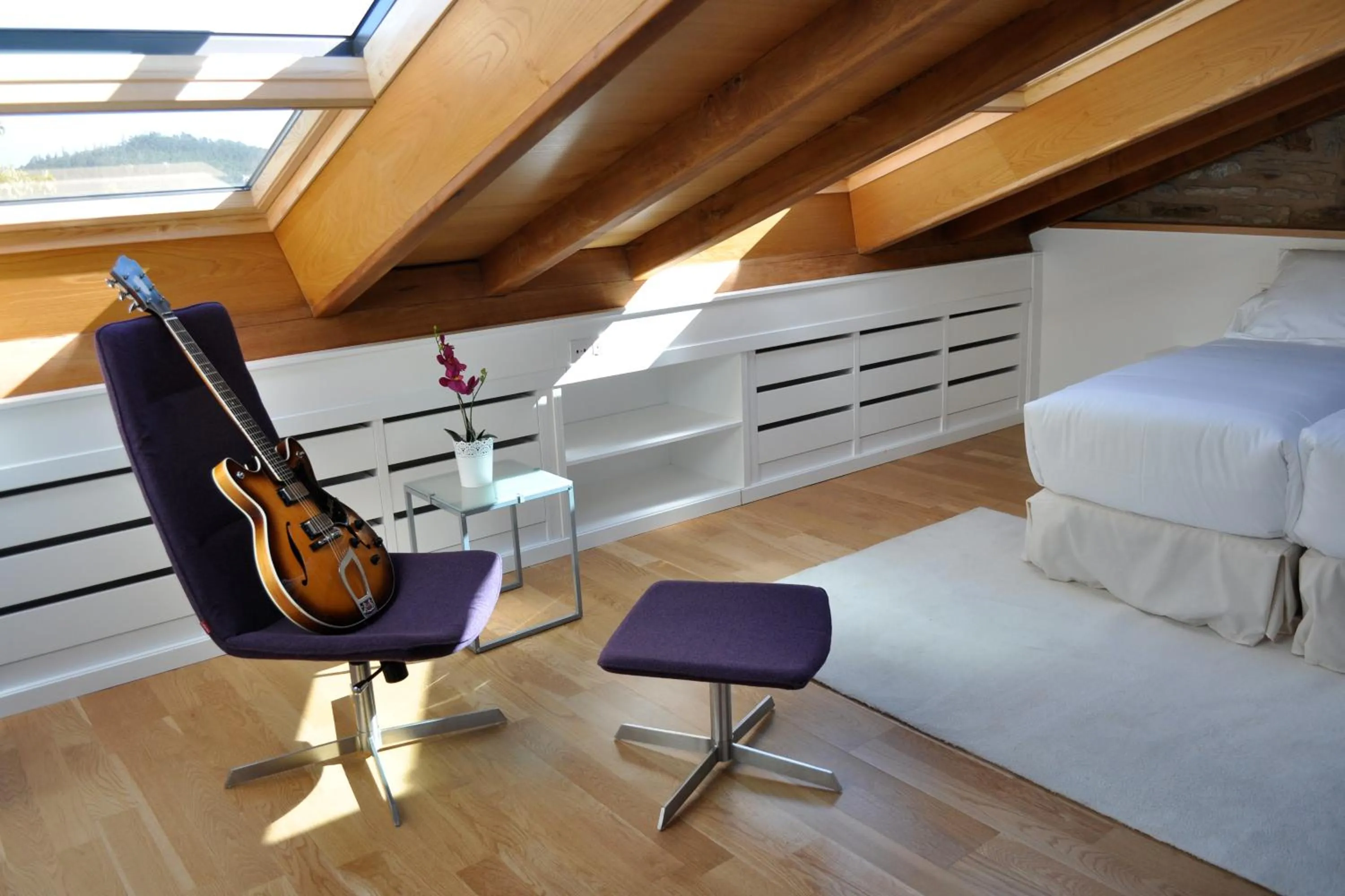 Bedroom, Bed in Catedral Site by Como en Casa