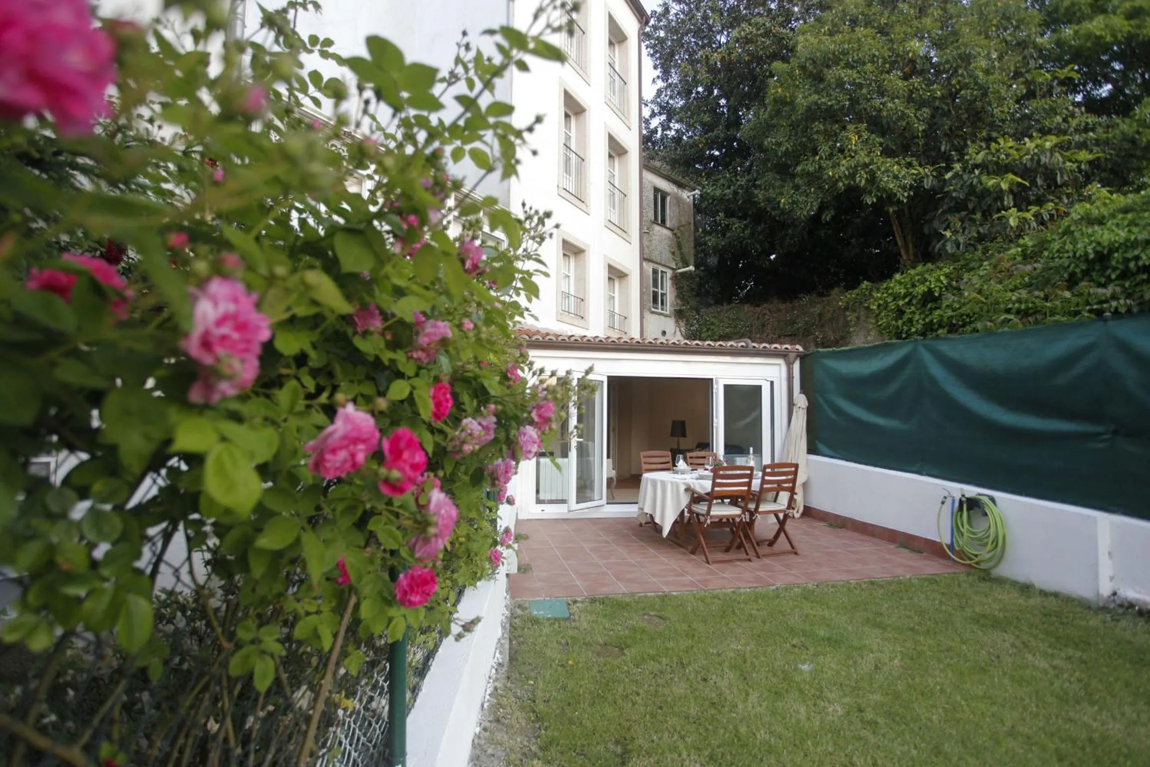 Garden in Catedral Site by Como en Casa