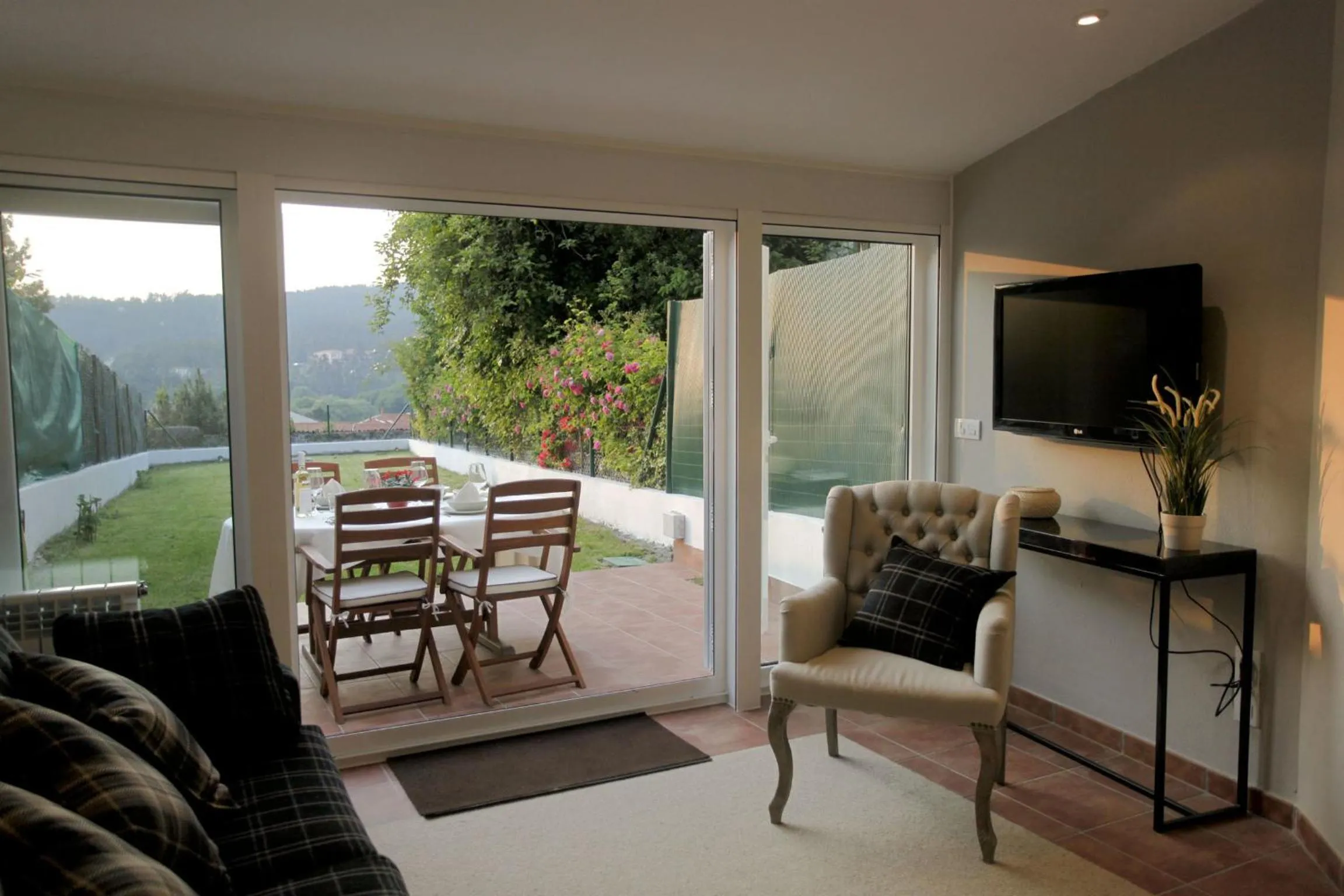 Living room in Catedral Site by Como en Casa
