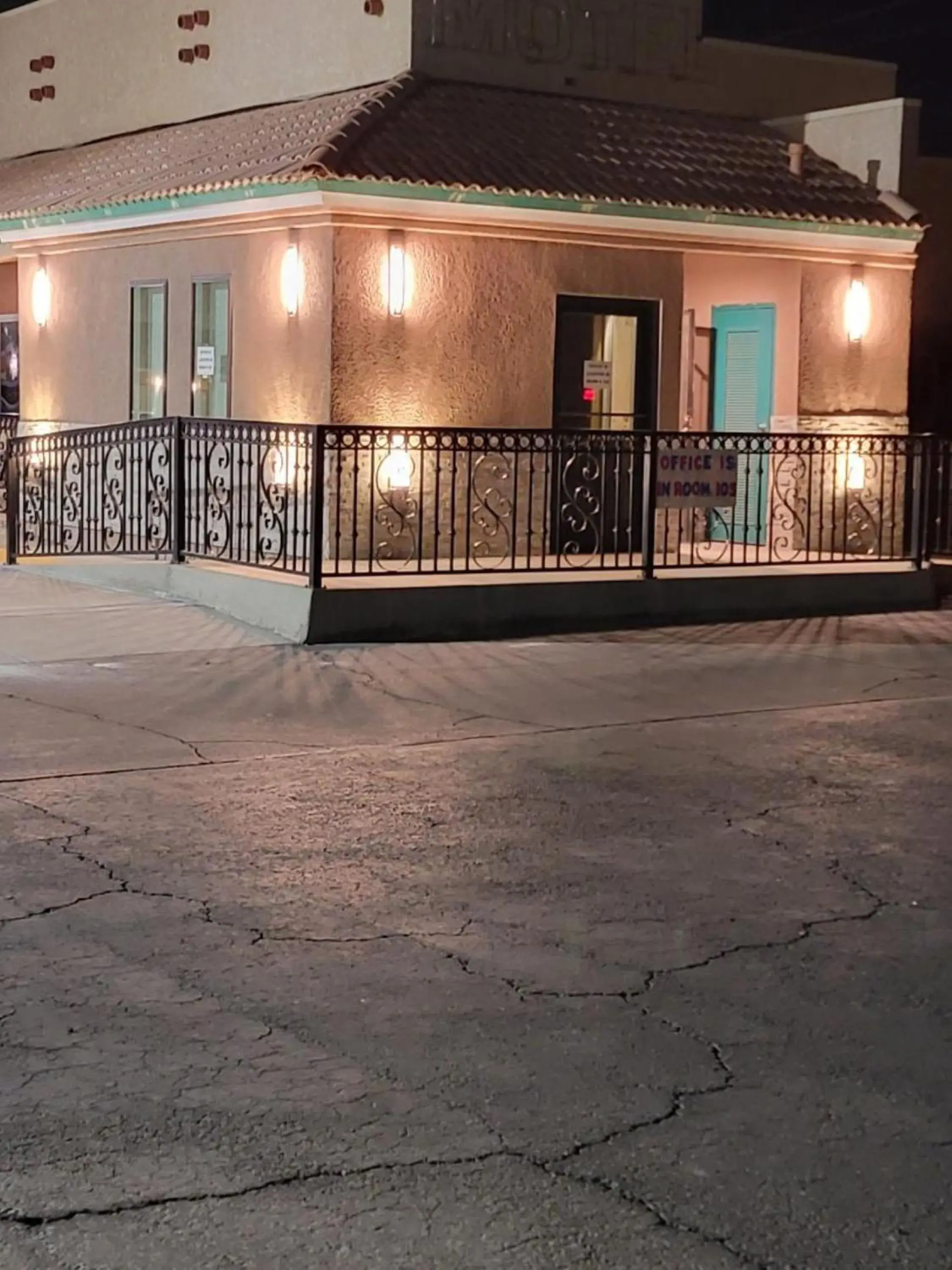 Property building in Magnuson Hotel Blythe Property building in Magnuson Hotel Blythe