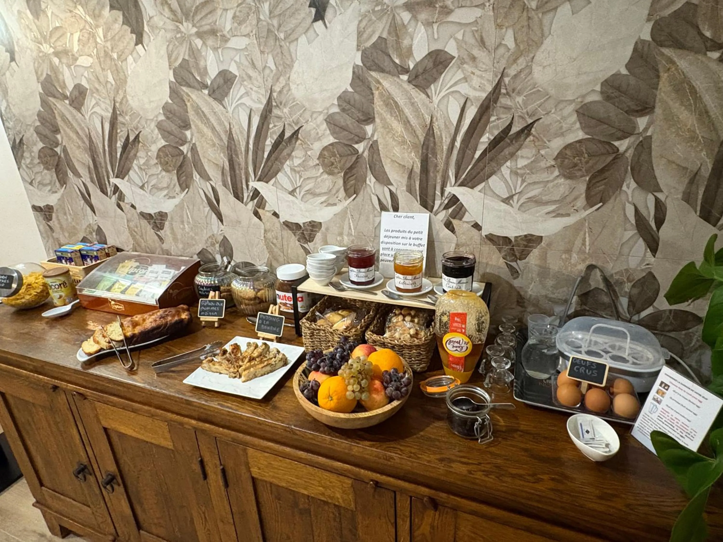 Breakfast in Auberge de Lamagistere