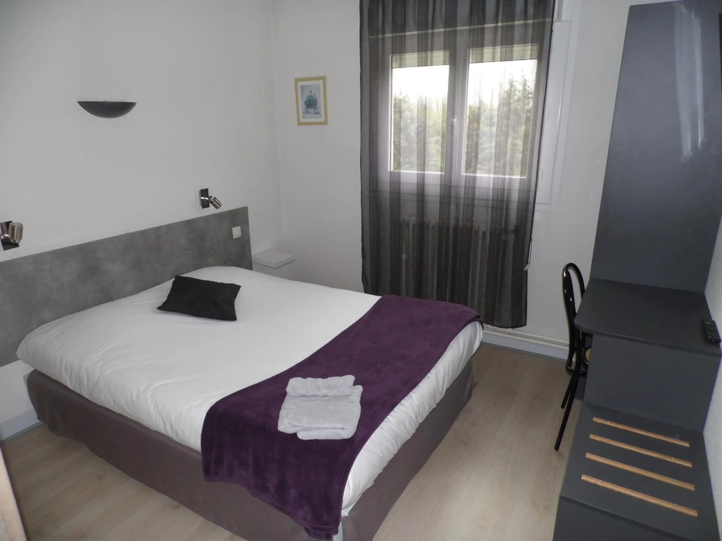 Summer, Bed in Auberge de Lamagistere