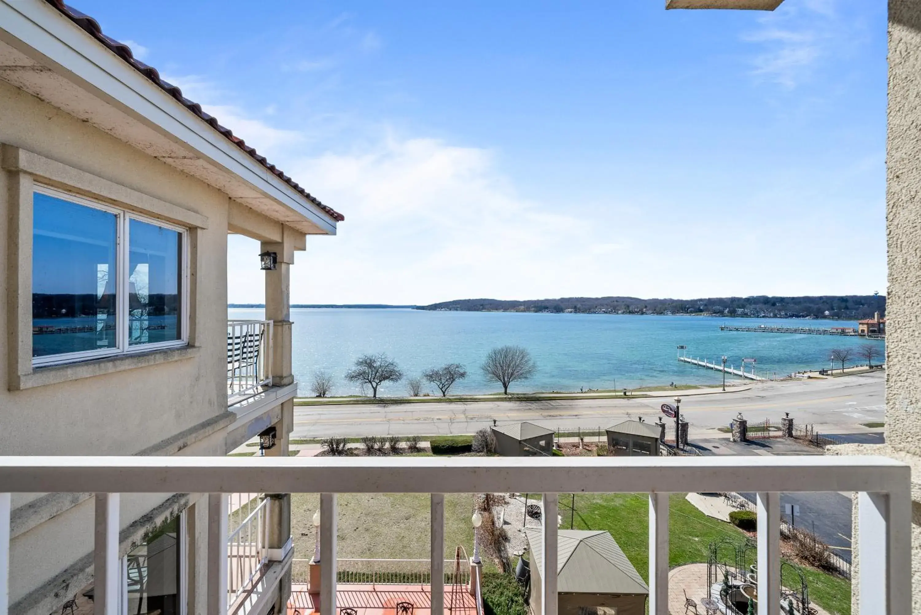 Lake view in Bella Vista Suites Lake Geneva Lake view in Bella Vista Suites Lake Geneva