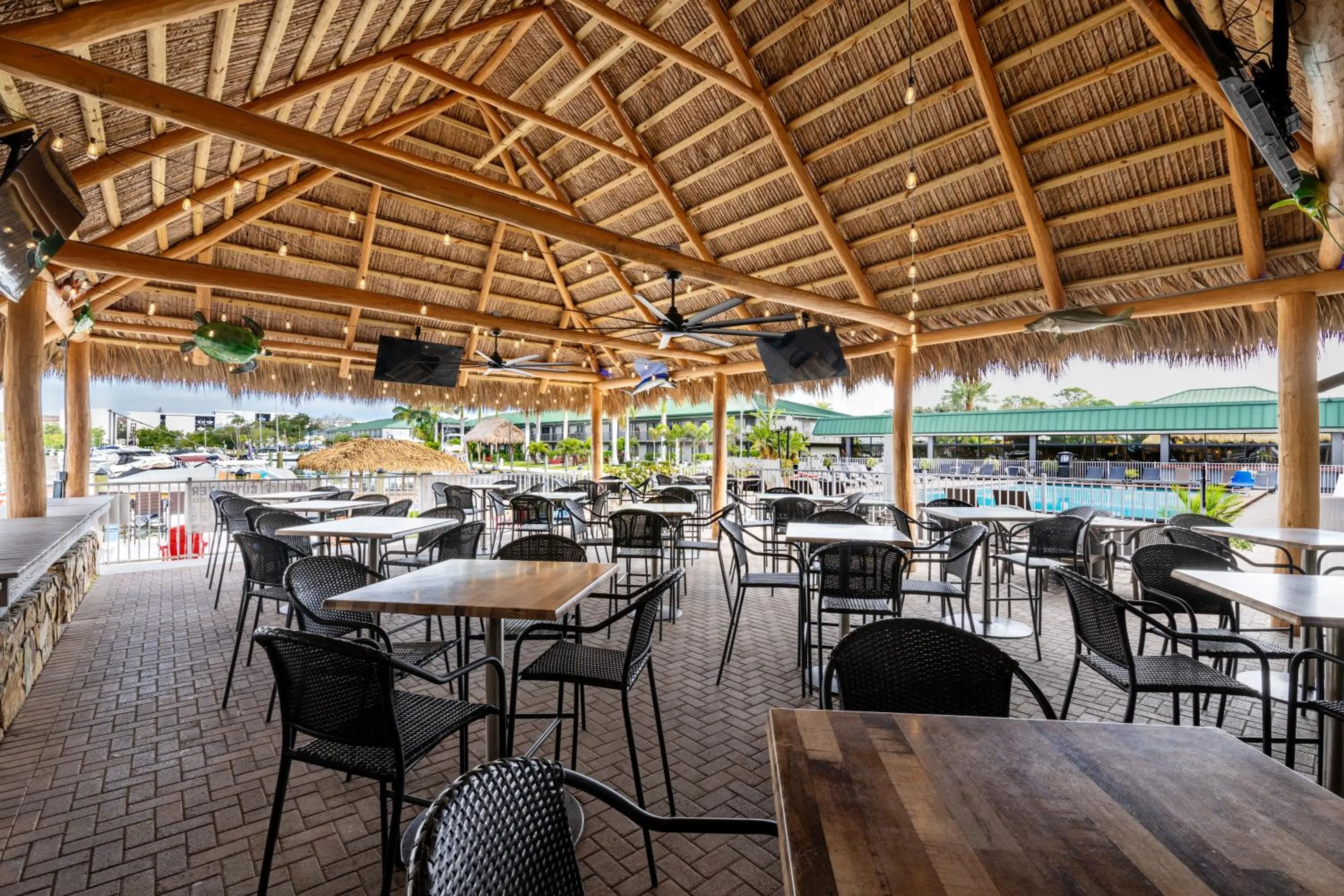 Restaurant/places to eat in Ramada by Wyndham Sarasota Waterfront