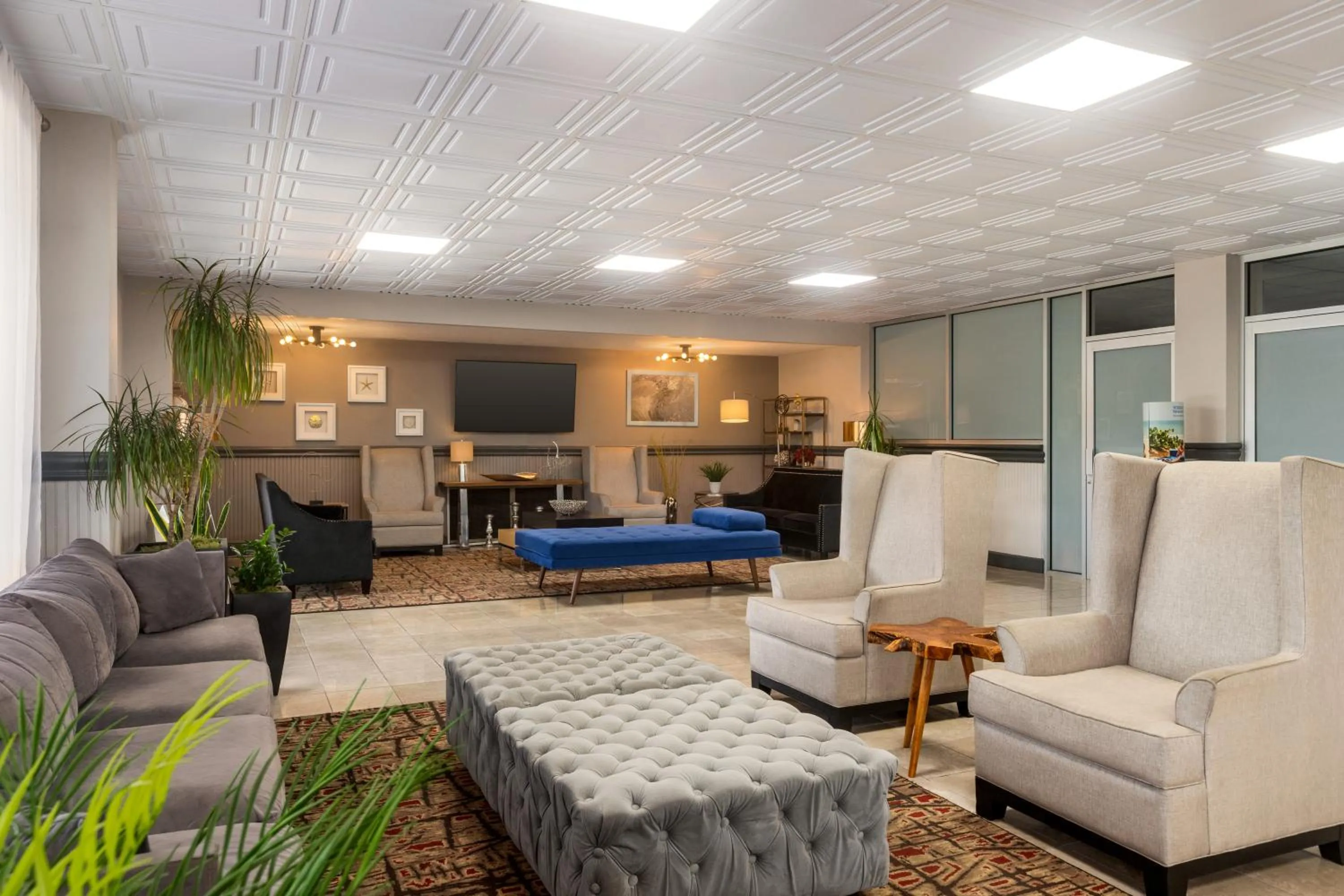 Lobby or reception in Ramada by Wyndham Sarasota Waterfront