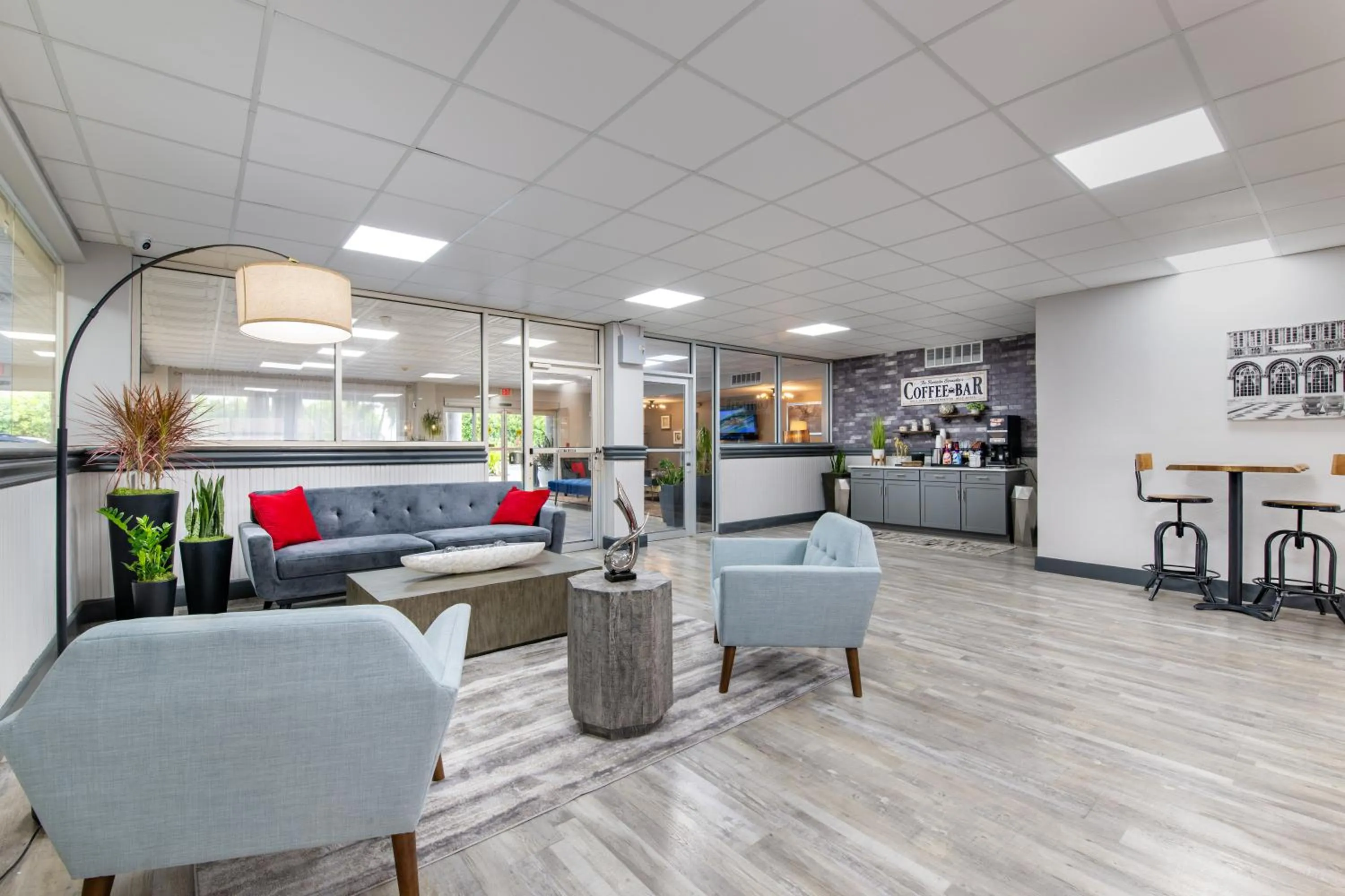 Coffee/tea facilities in Ramada by Wyndham Sarasota Waterfront