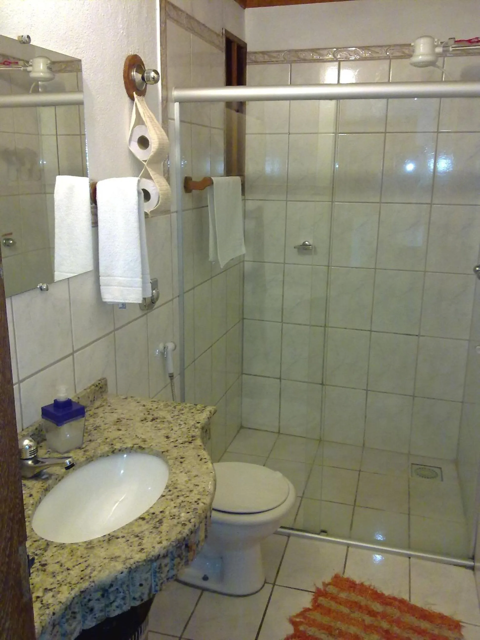 Shower in Pousada Estação do Trem