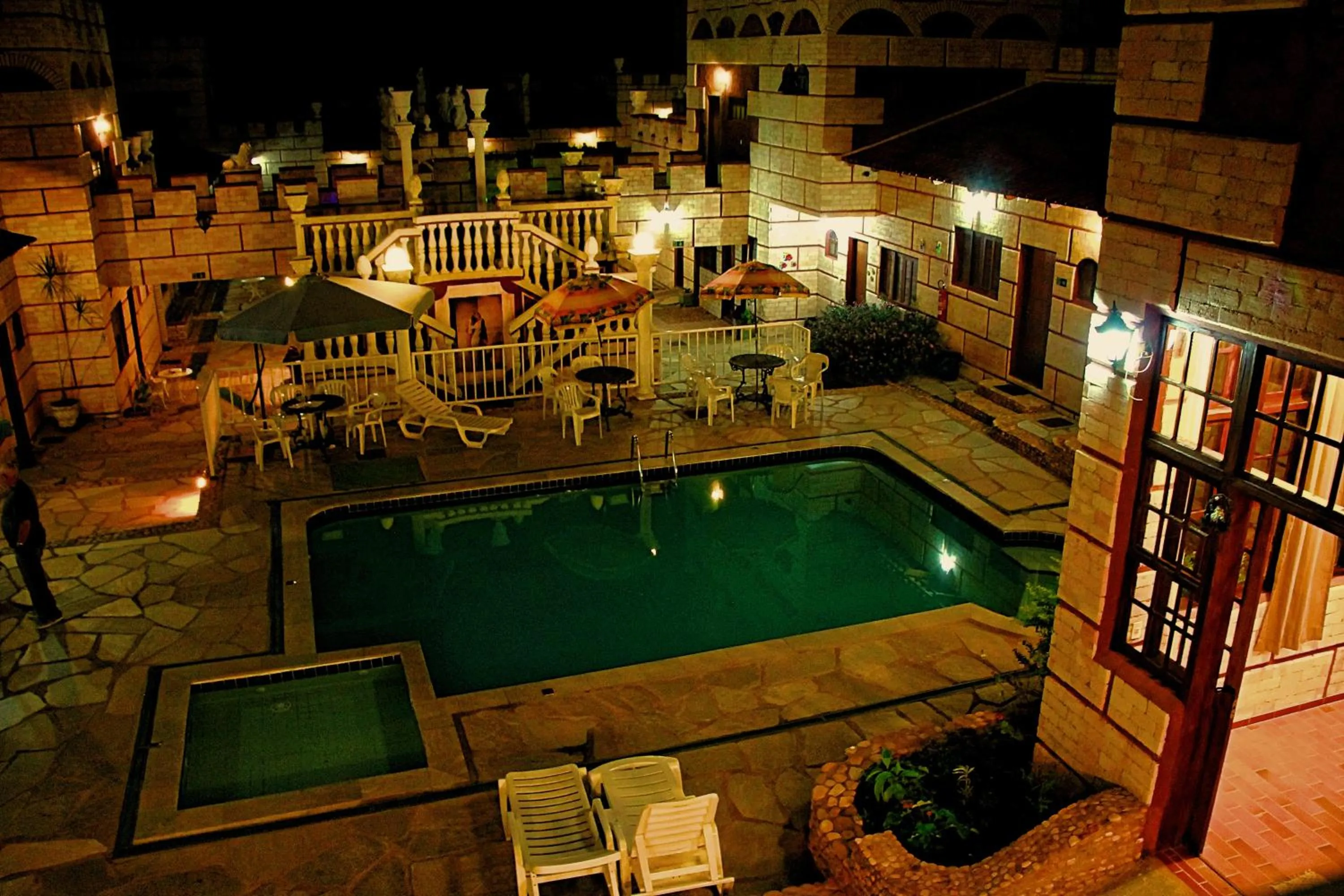 Swimming pool in Pousada al Castello di Giulietta e Romeo