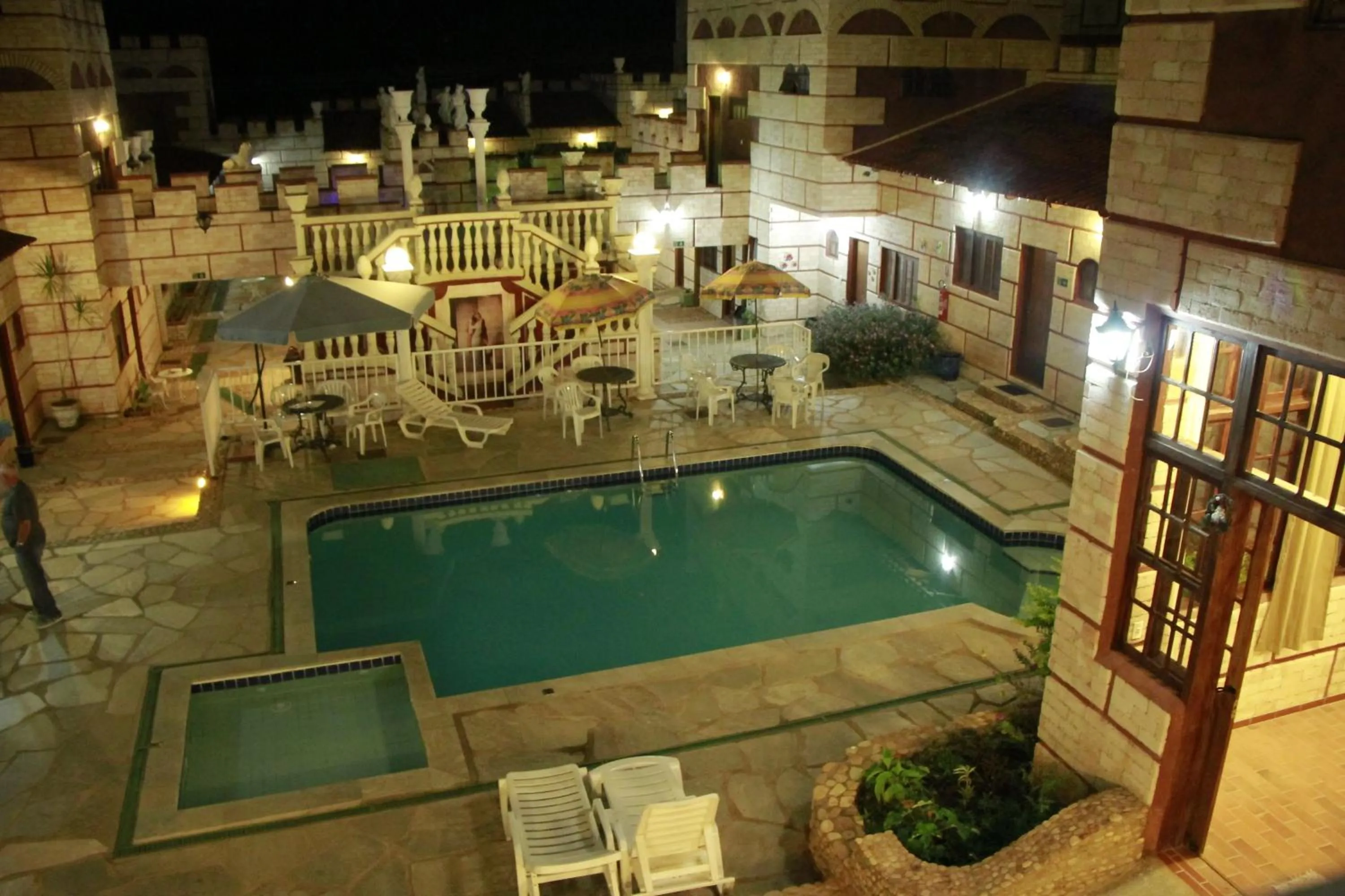 Swimming pool in Pousada al Castello di Giulietta e Romeo