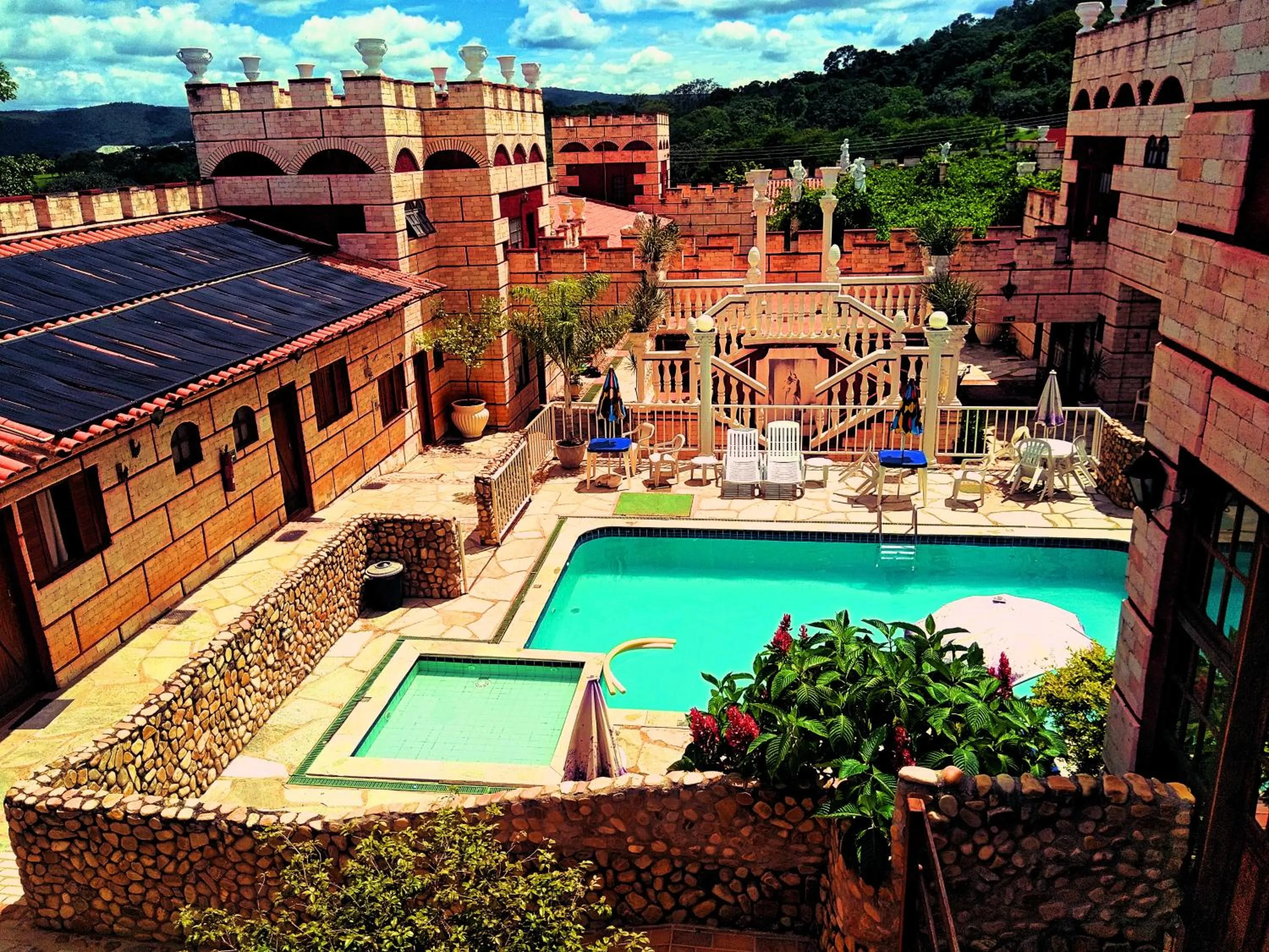 Swimming pool in Pousada al Castello di Giulietta e Romeo