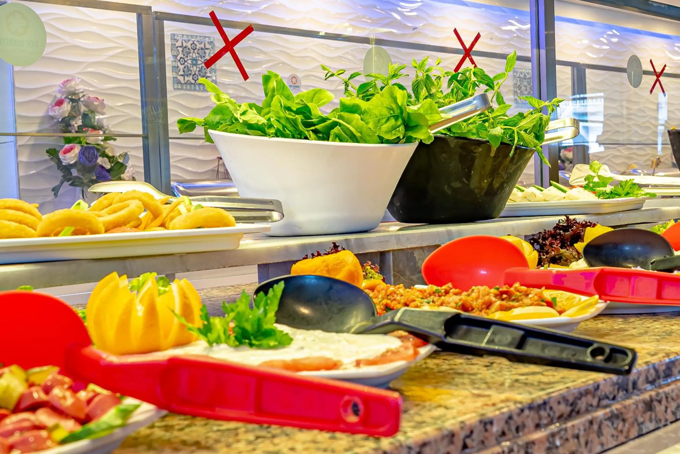 Restaurant/places to eat in Sunberk Hotel