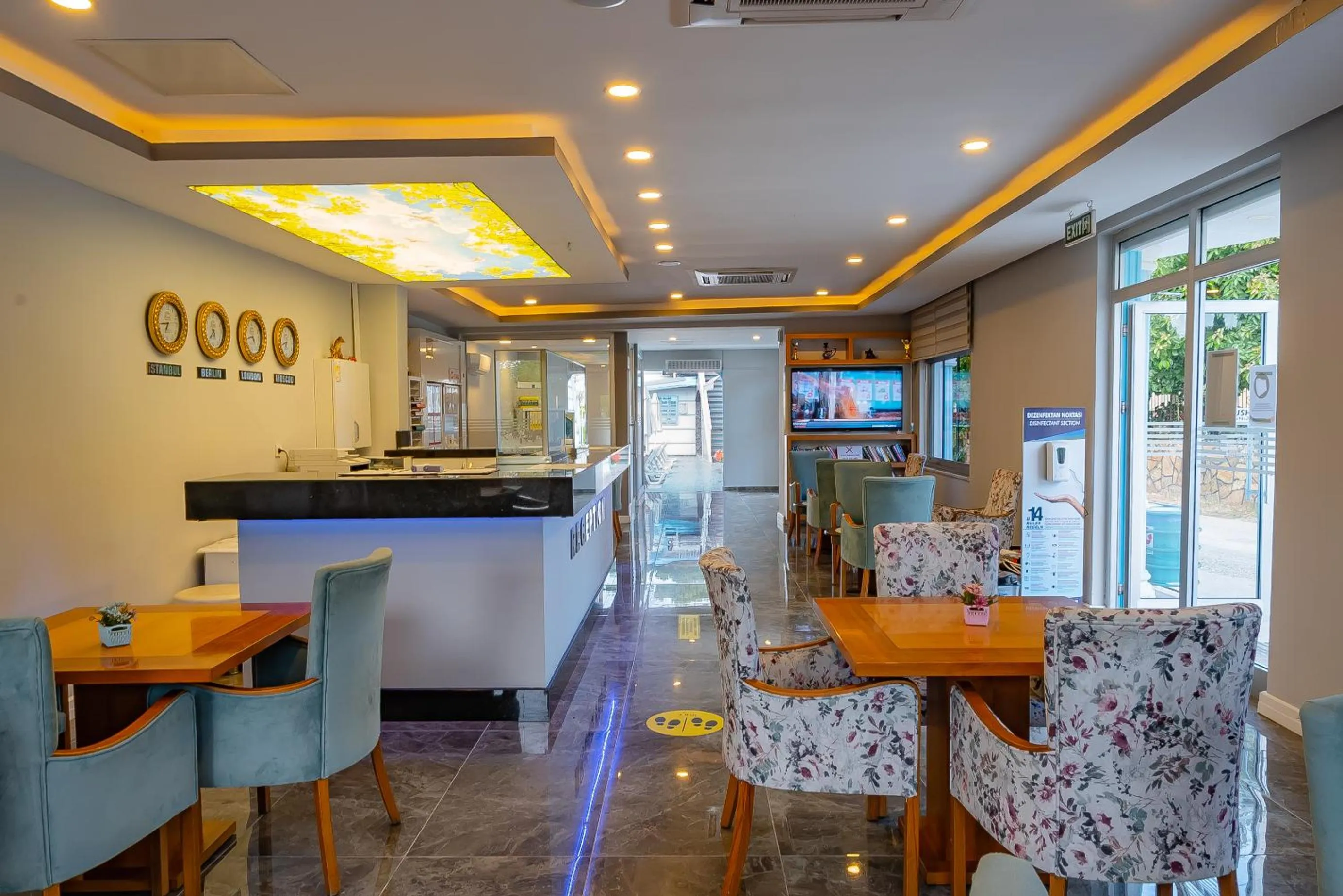 Lobby or reception in Sunberk Hotel