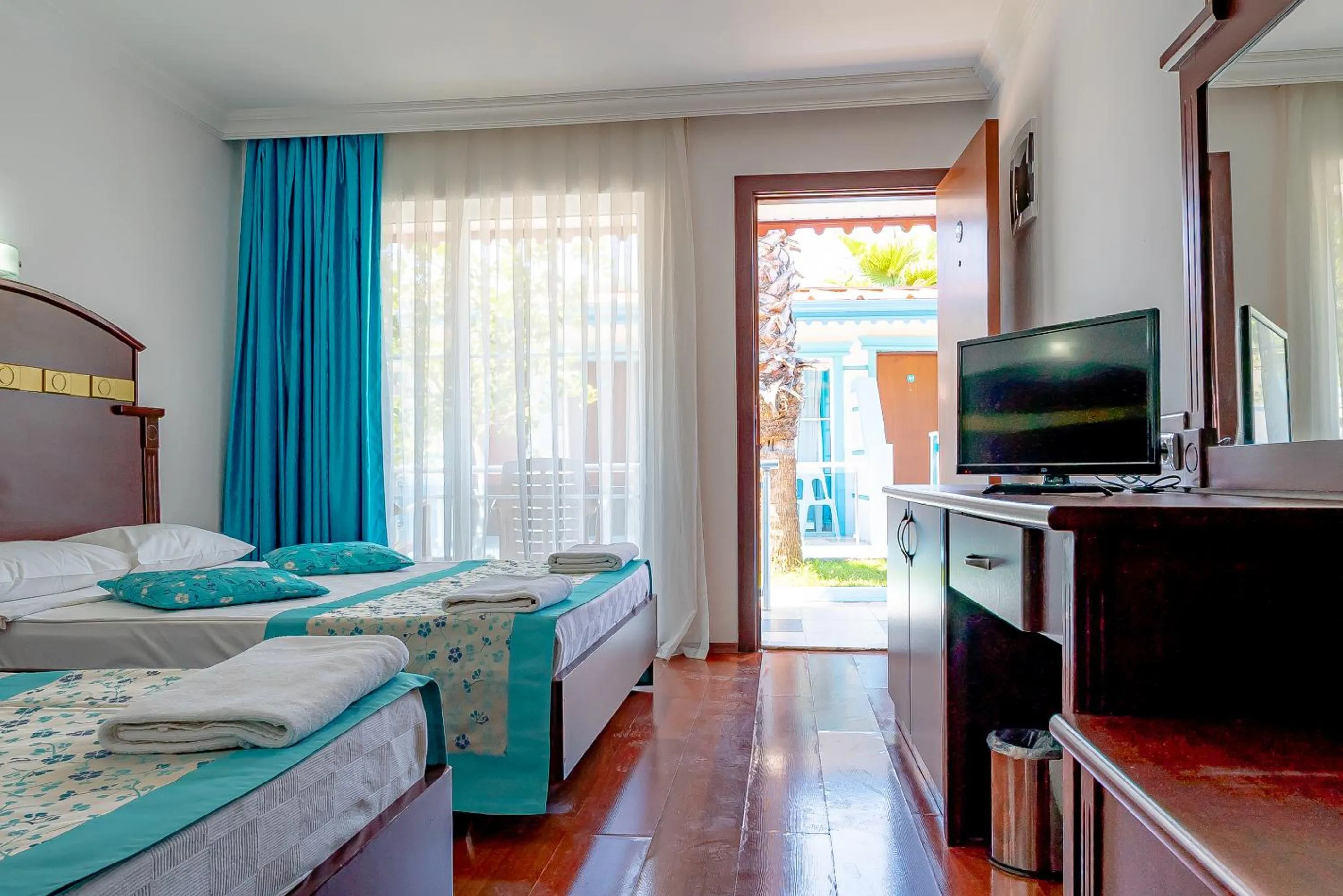 Bedroom, Bed in Sunberk Hotel