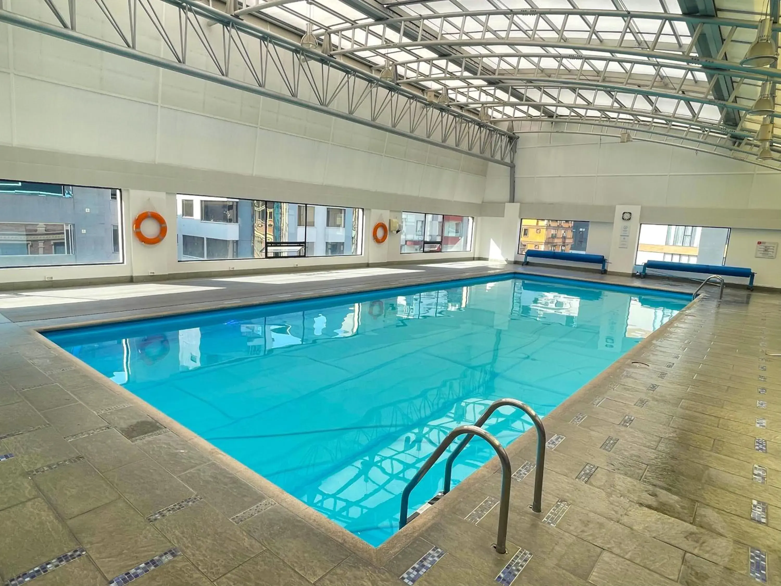 Swimming pool in Dann Carlton Quito Swimming pool in Dann Carlton Quito
