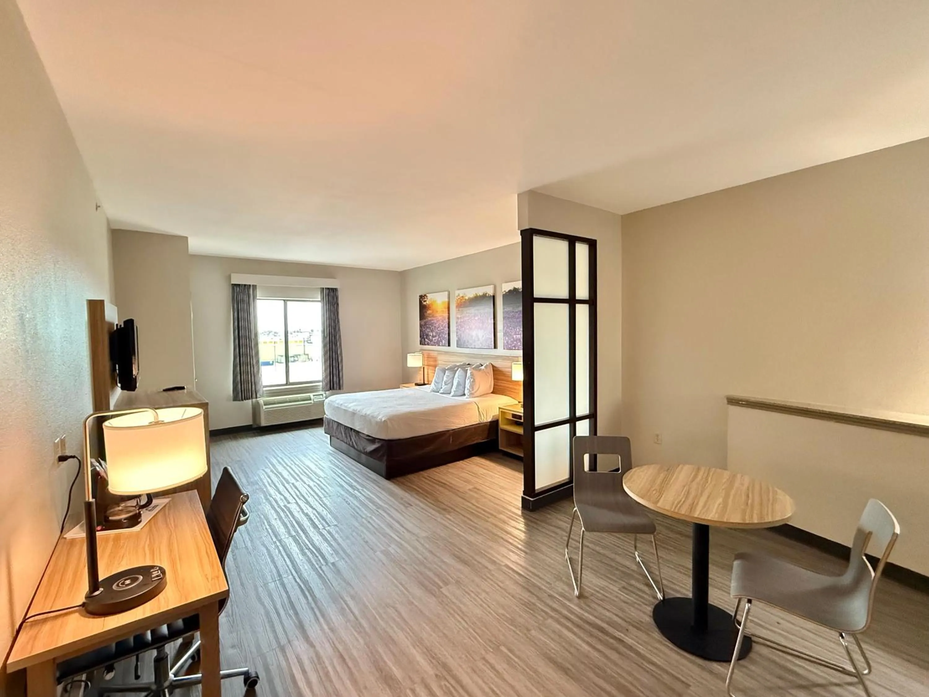 Bed in Days Inn & Suites by Wyndham Houston / West Energy Corridor