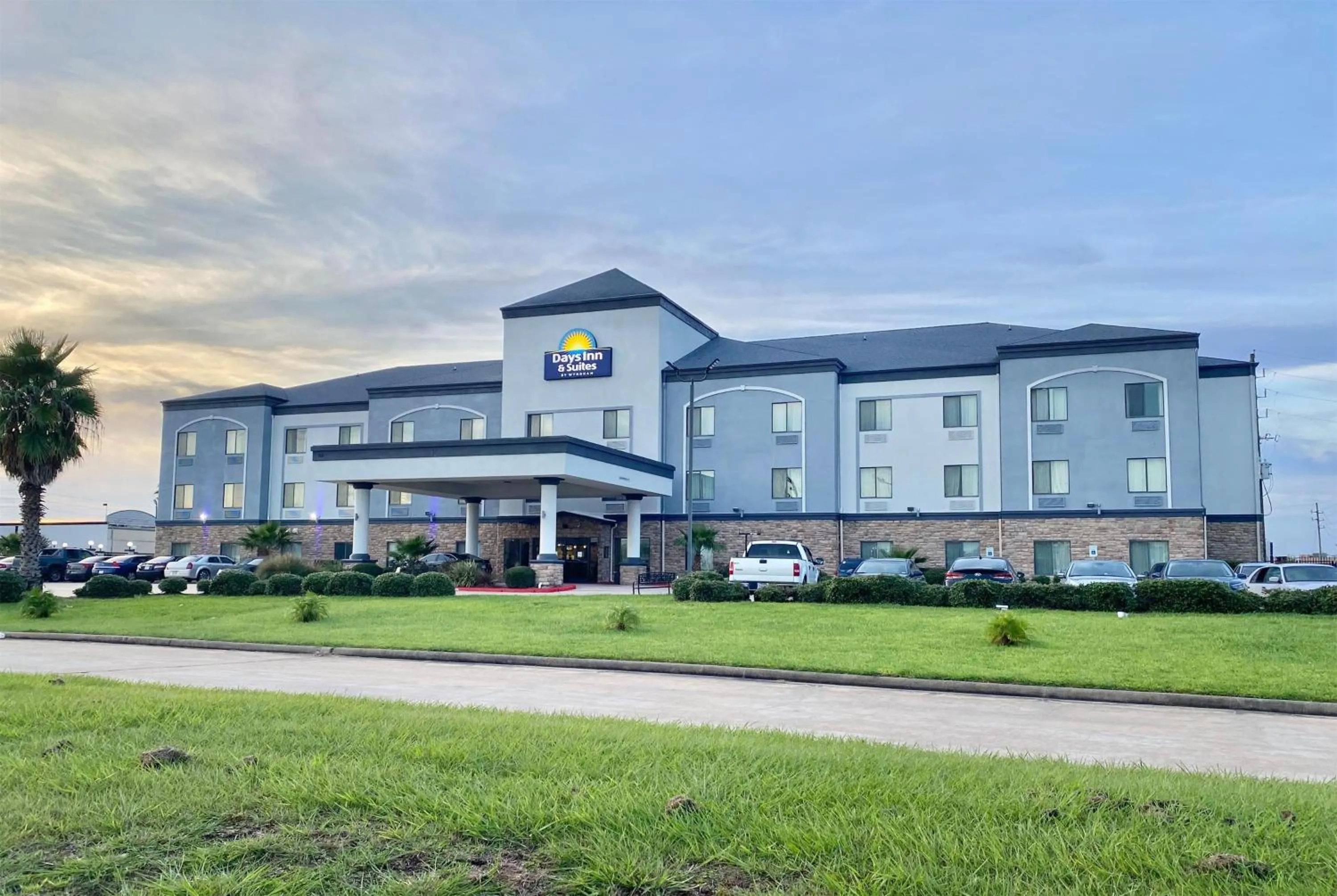 Property building in Days Inn & Suites by Wyndham Houston / West Energy Corridor