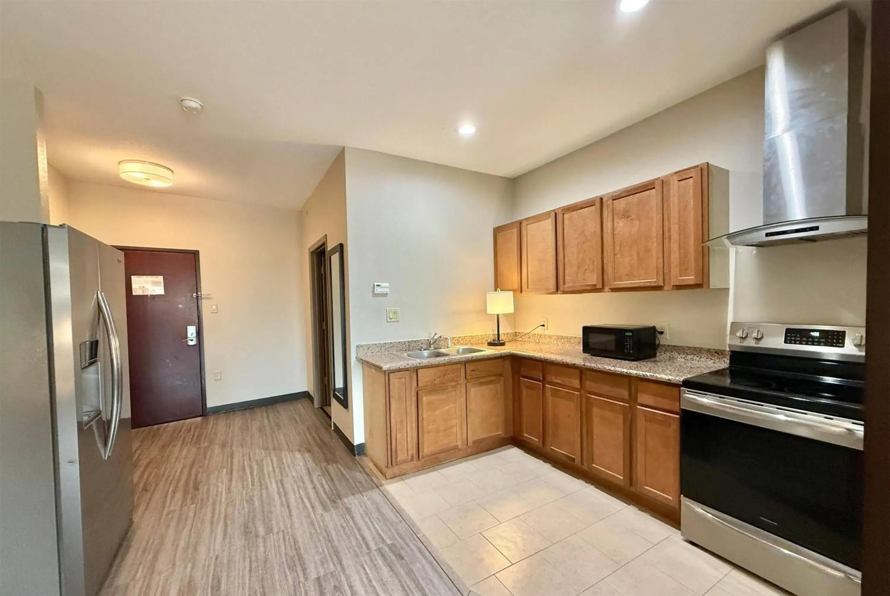 Efficiency King Suite with Kitchenette - Non-Smoking in Days Inn & Suites by Wyndham Houston / West Energy Corridor Efficiency King Suite with Kitchenette - Non-Smoking in Days Inn & Suites by Wyndham Houston / West Energy Corridor