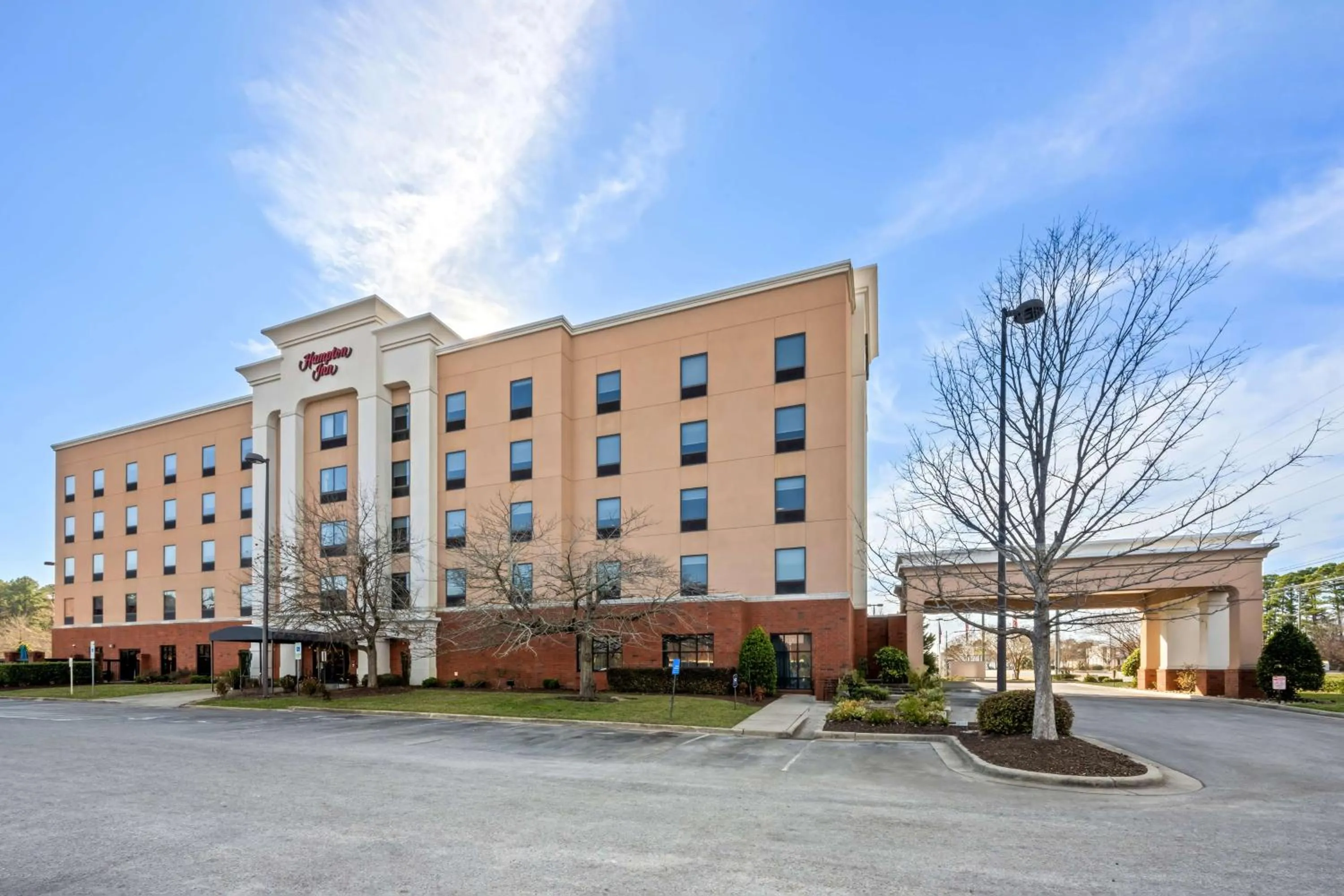 Property building in Hampton Inn Greenville
