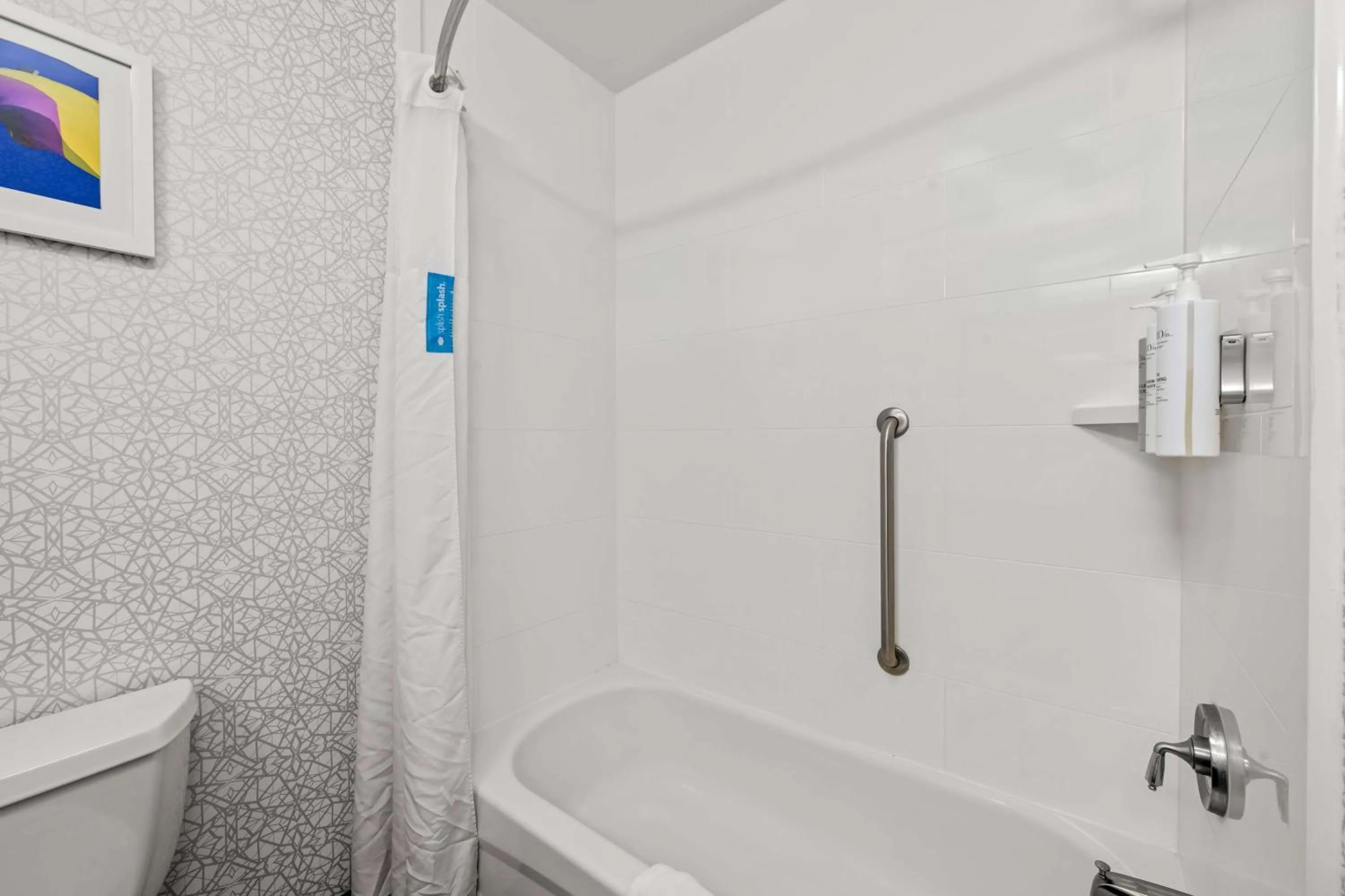 Bathroom in Hampton Inn Greenville