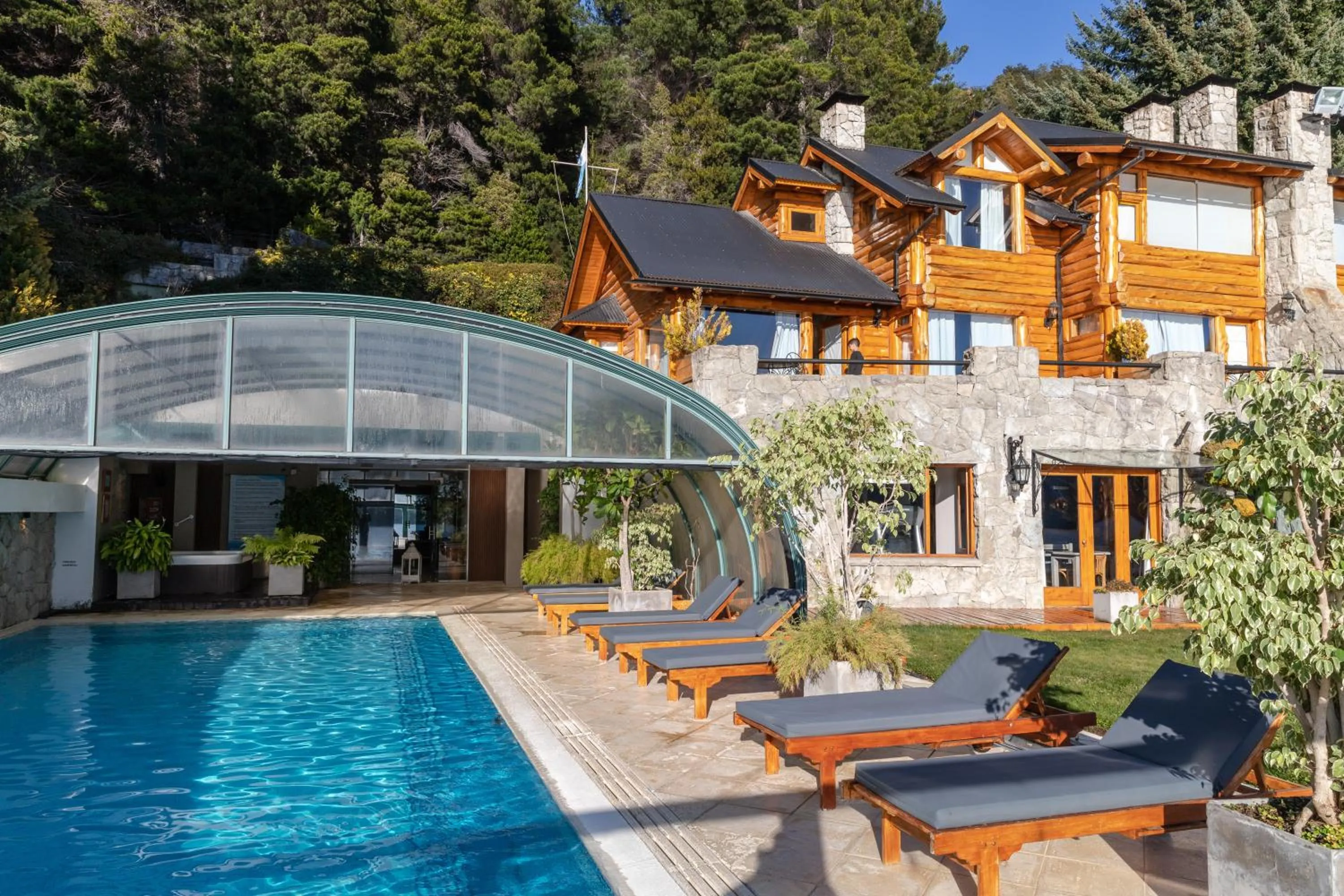 Swimming pool in Cabañas Puerto Pireo