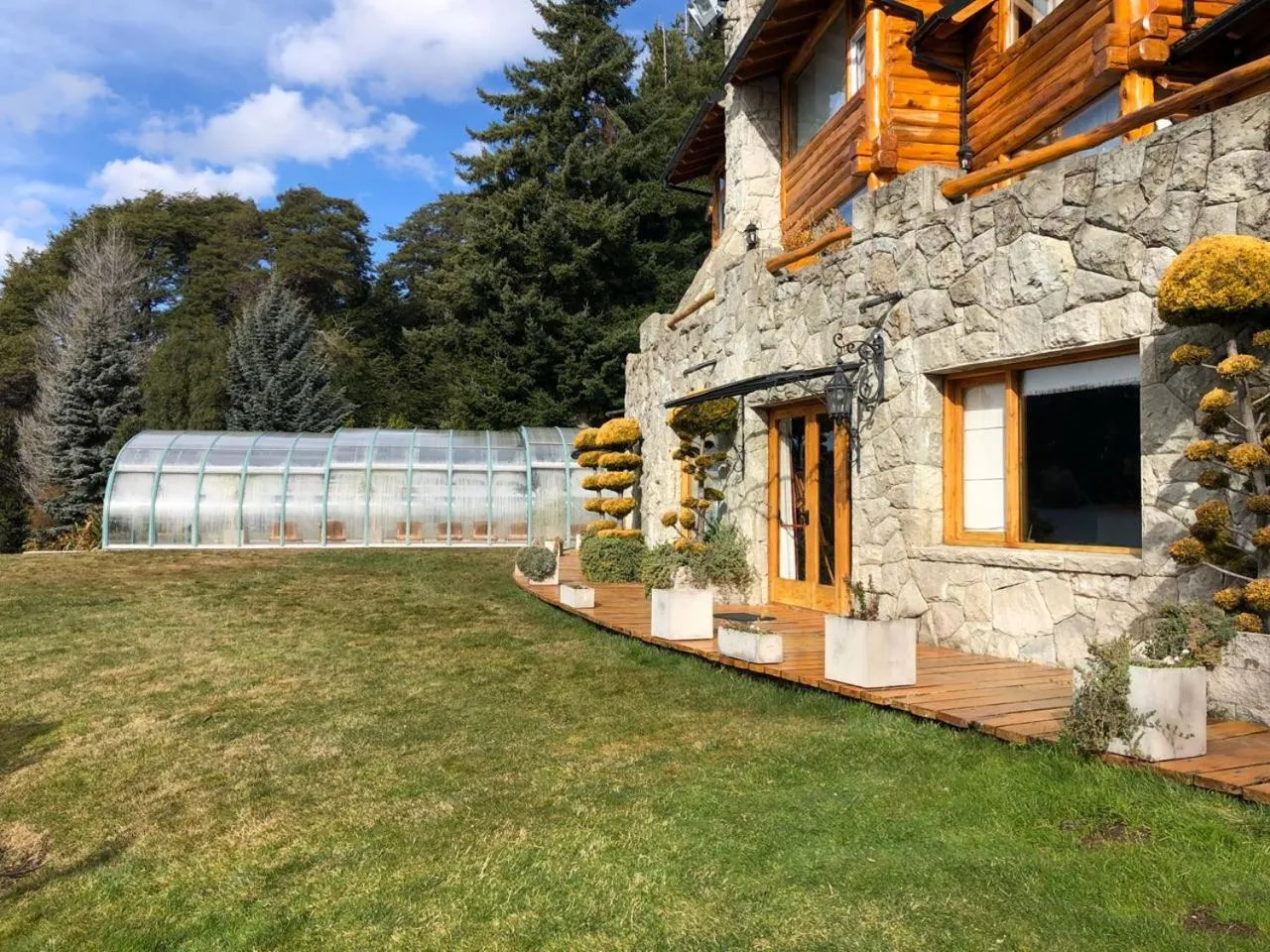 Restaurant/places to eat in Cabañas Puerto Pireo